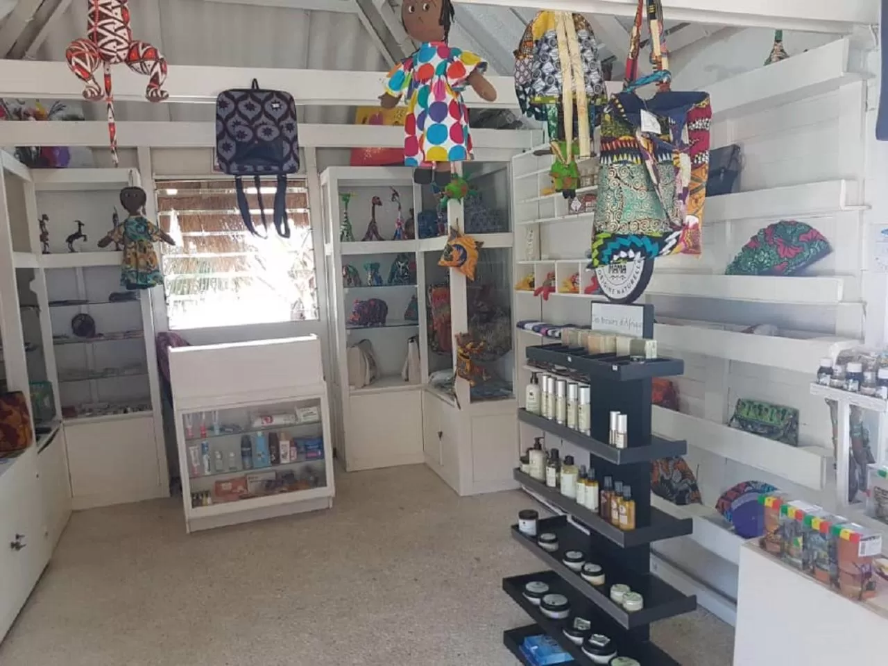 On-site shops in Hotel Jardin Savana Dakar