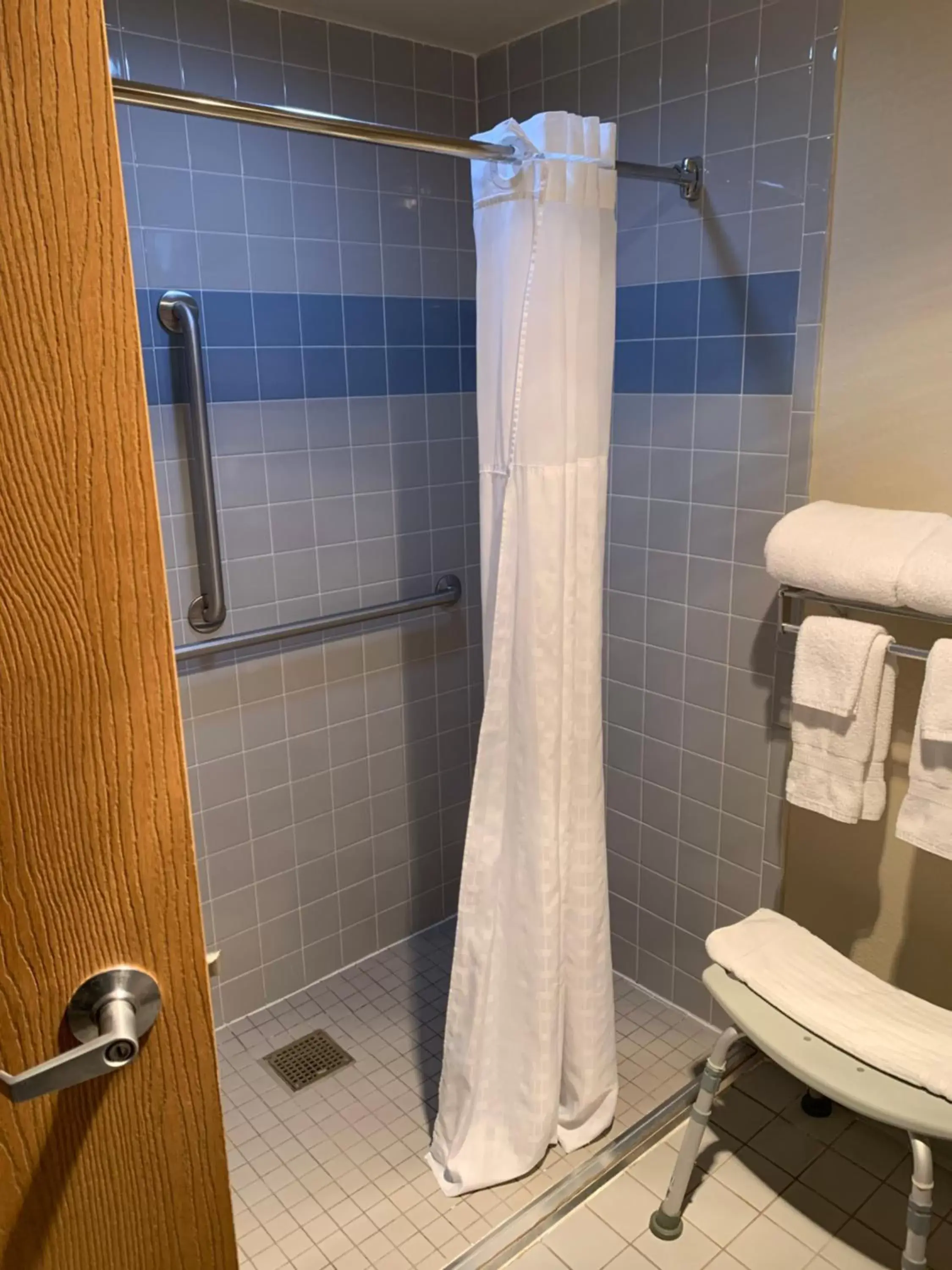 Bathroom in Comfort Inn & Suites Madison - Airport