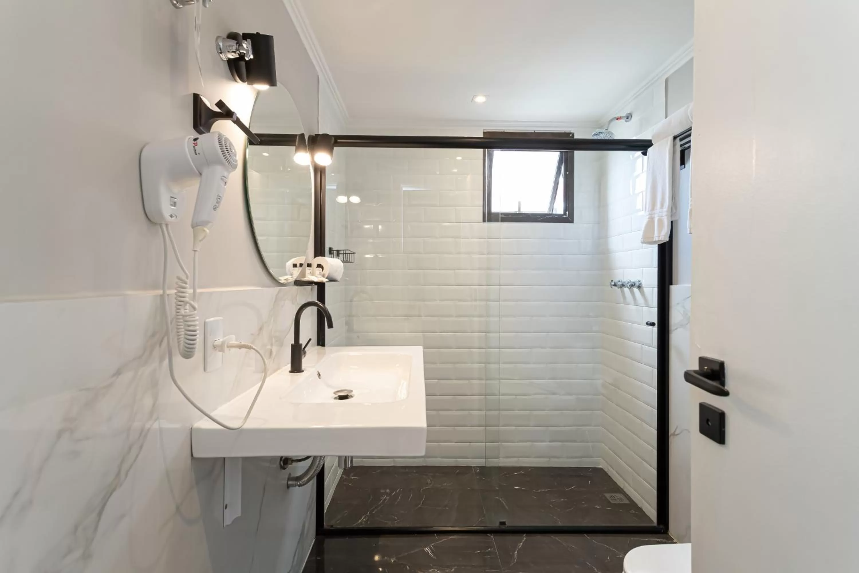 Shower in H4 La Residence Paulista