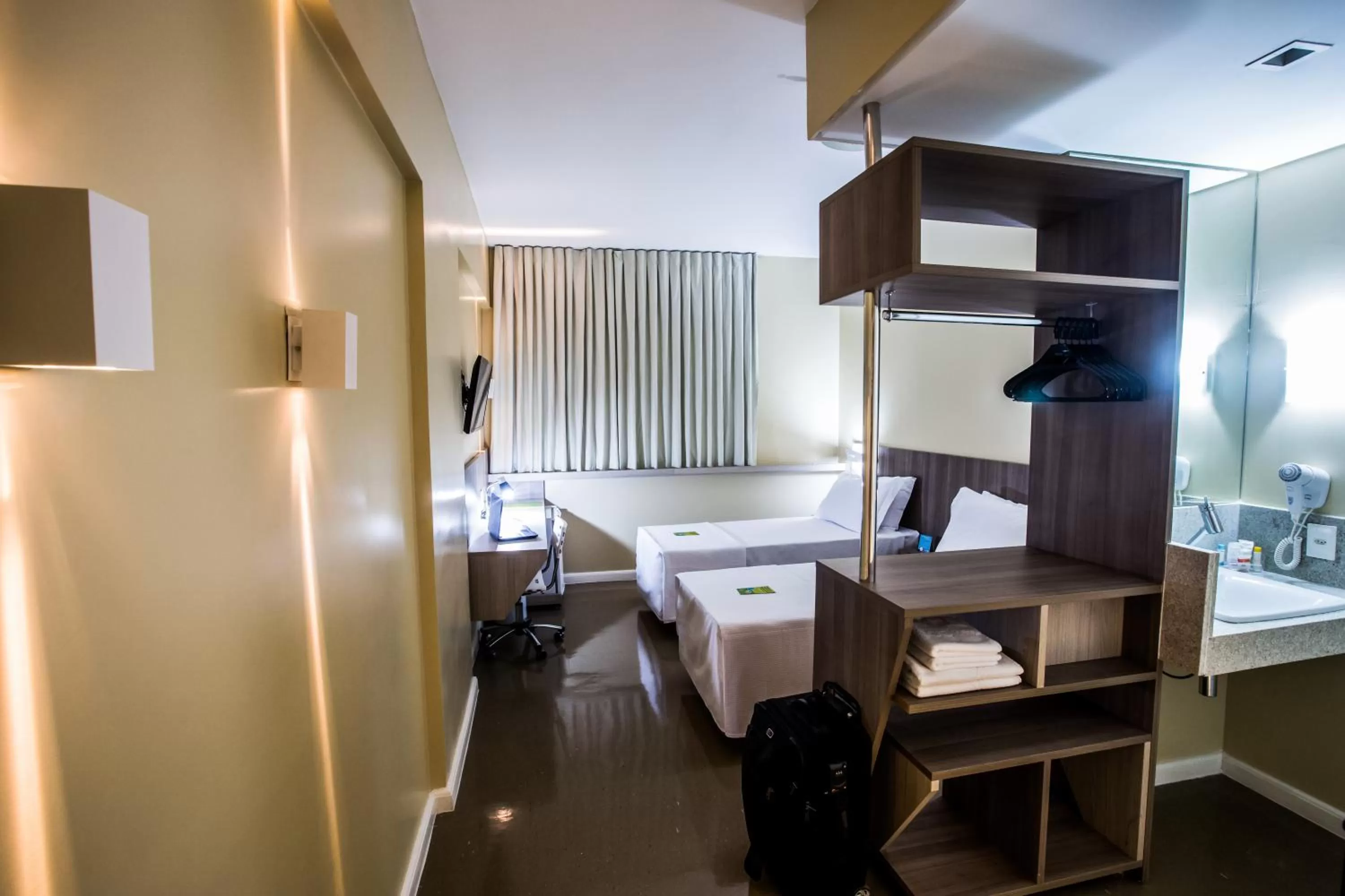 Photo of the whole room, Bed in Slim Cuiabá Aeroporto