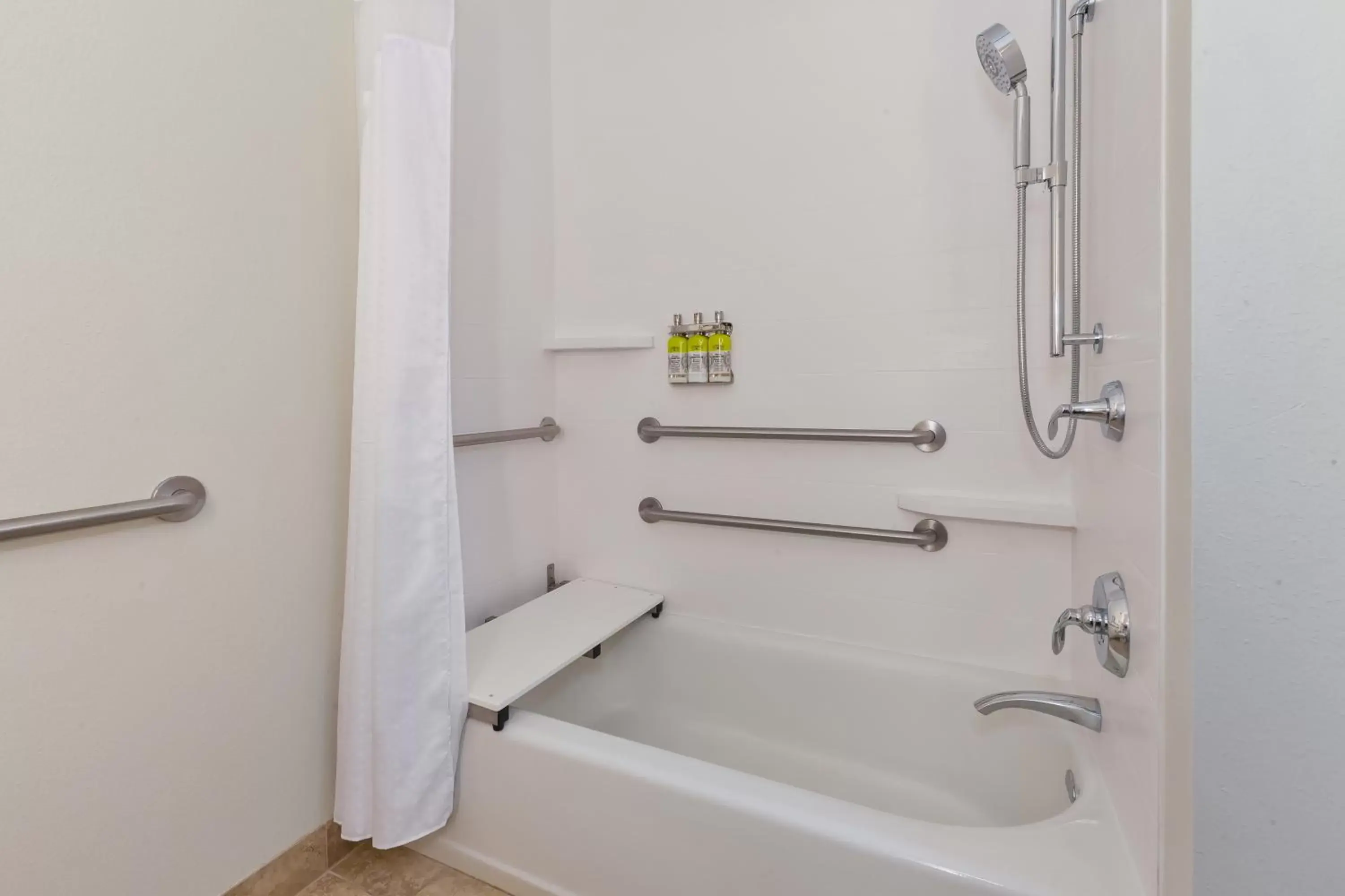 Queen Suite with Two Queen Beds Hearing Accessible Bathtub - Non-Smoking in Holiday Inn Express & Suites - Effingham, an IHG Hotel Queen Suite with Two Queen Beds Hearing Accessible Bathtub - Non-Smoking in Holiday Inn Express & Suites - Effingham, an IHG Hotel