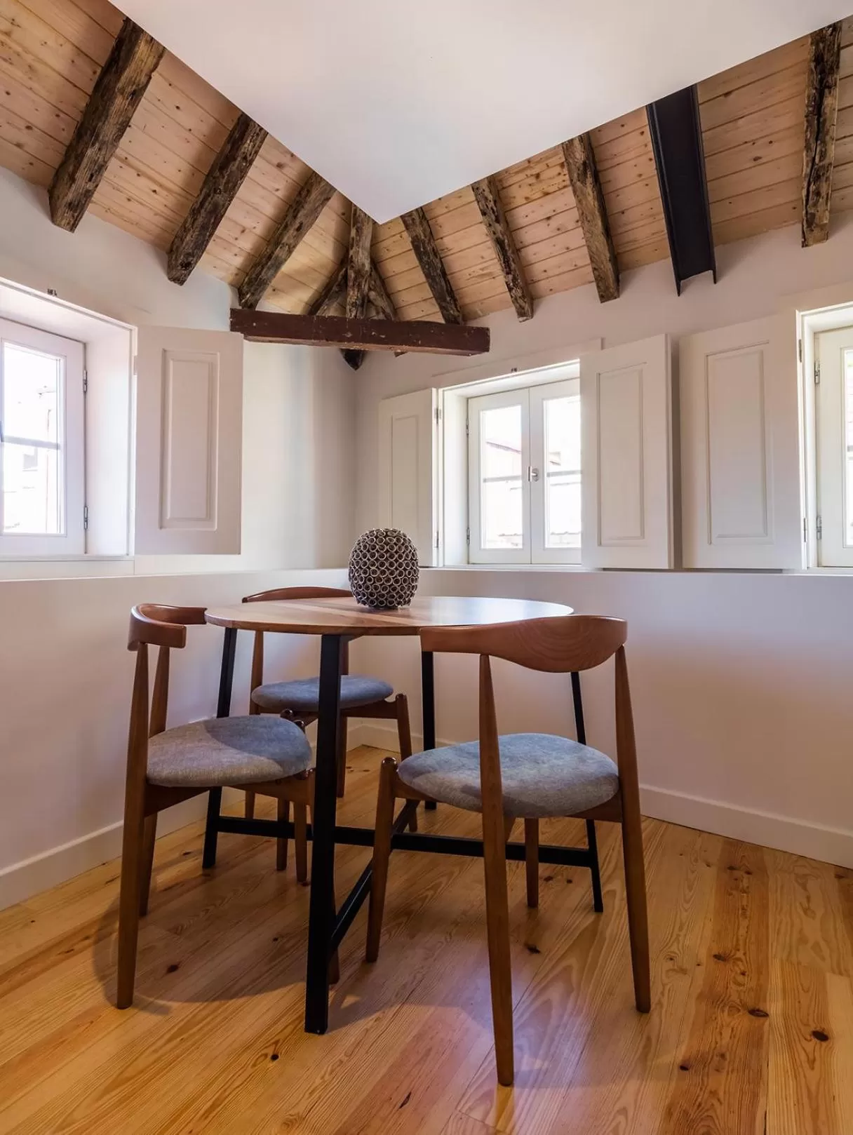 Seating area in Porto River