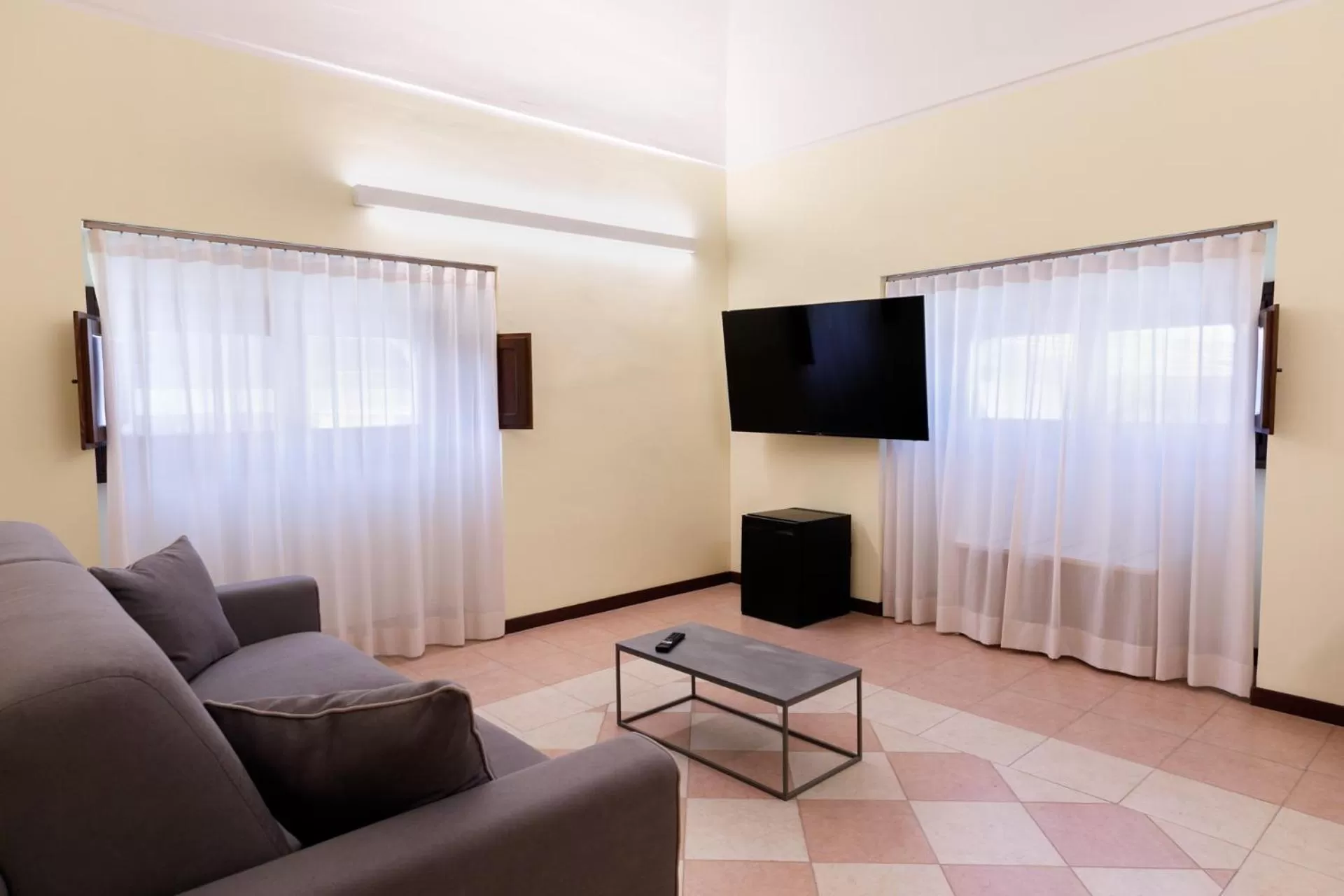 TV/Entertainment Center in B&B Lanciano