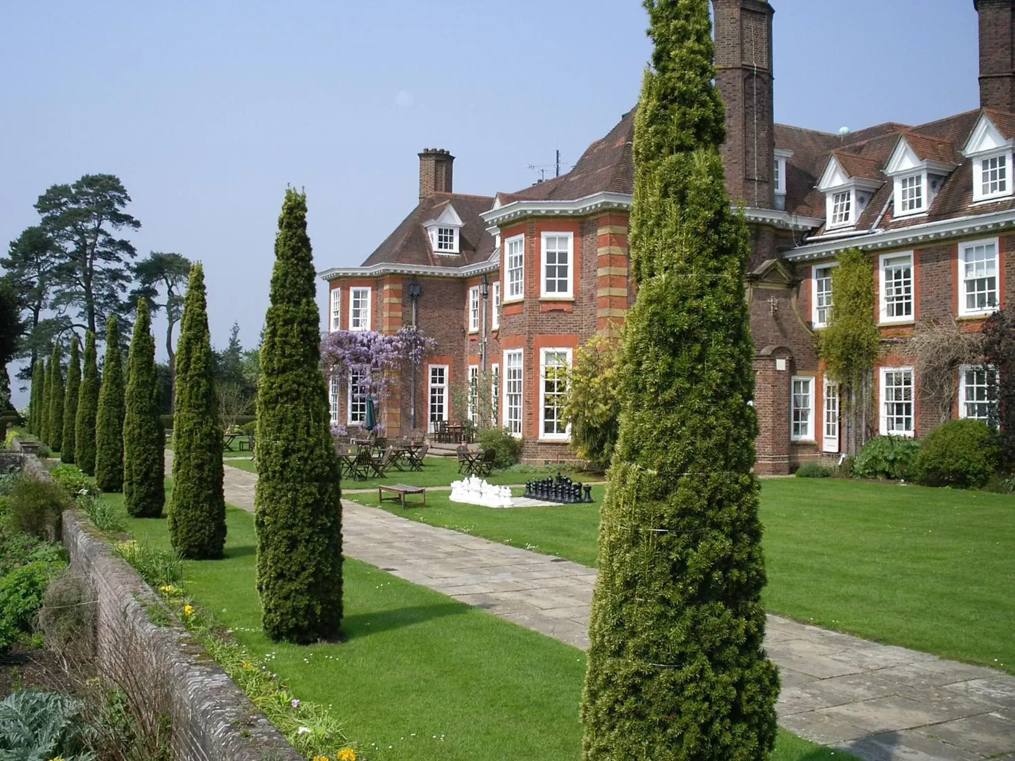 Garden, Property Building in Barnett Hill Hotel