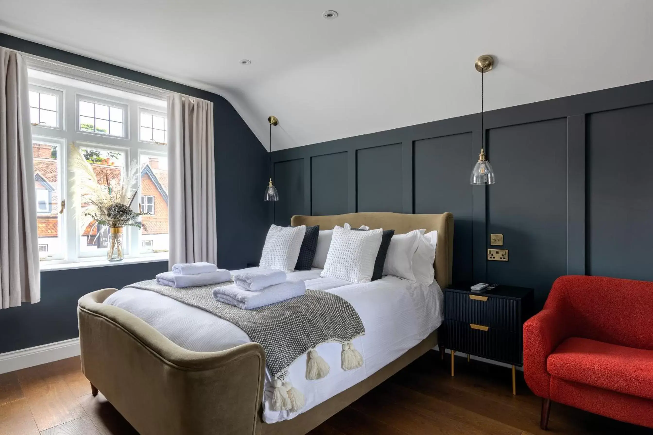 Deluxe King Suite in The White Hart Wadhurst Deluxe King Suite in The White Hart Wadhurst