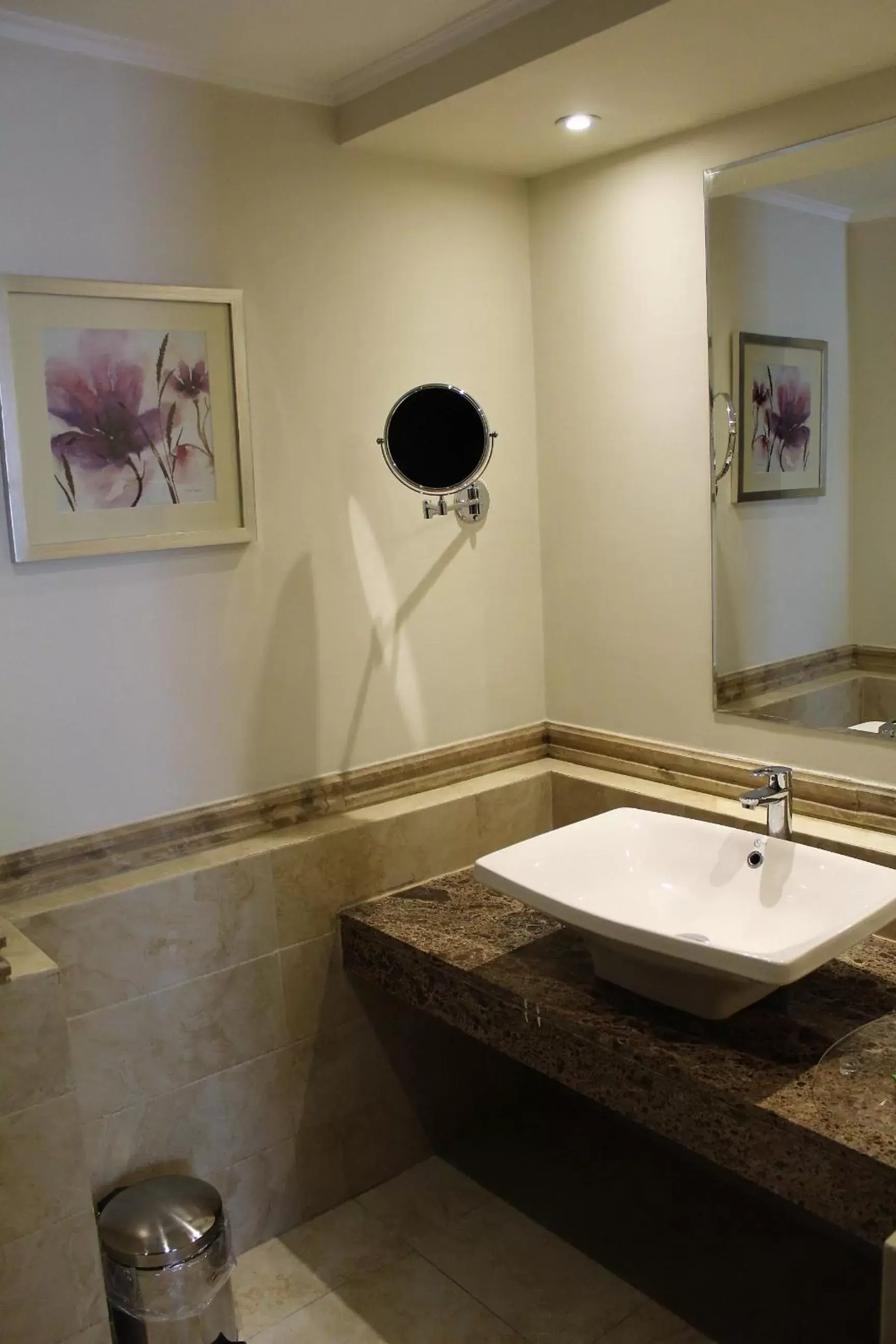 Bathroom in Cleopatra Hotel