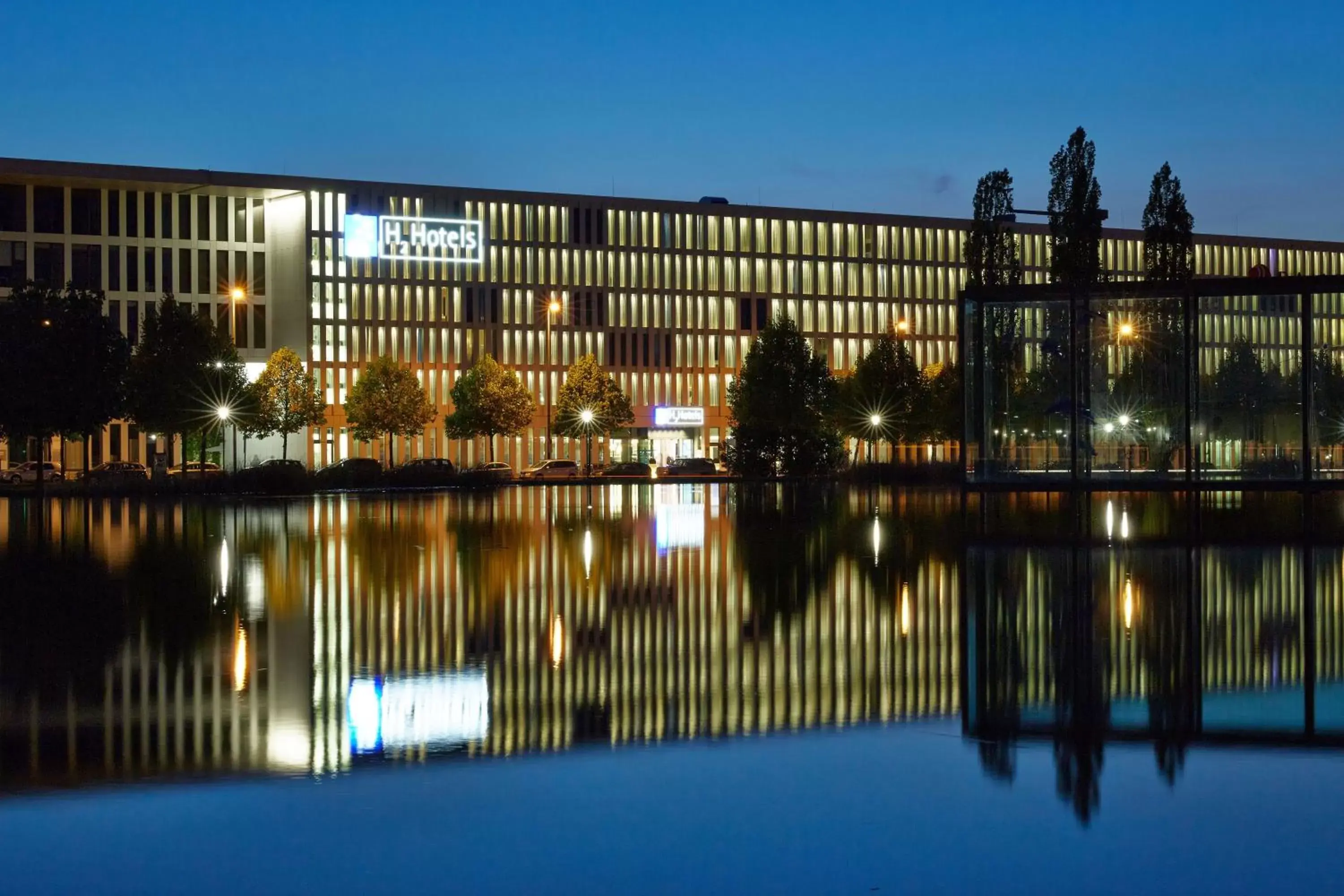 Facade/entrance, Property Building in H2 Hotel München Messe