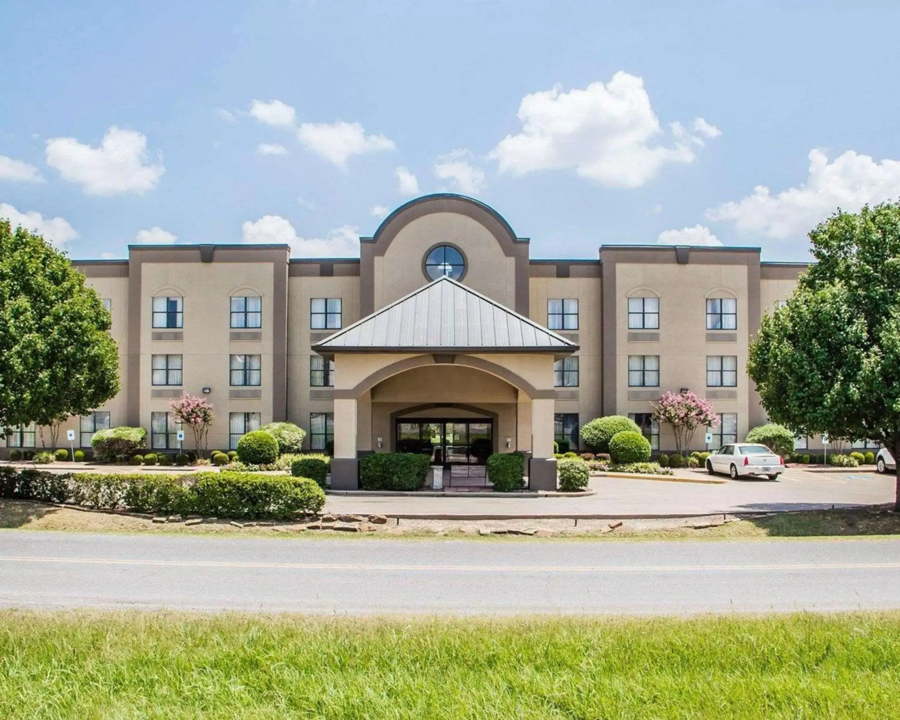 Property building in Comfort Suites McAlester Property building in Comfort Suites McAlester