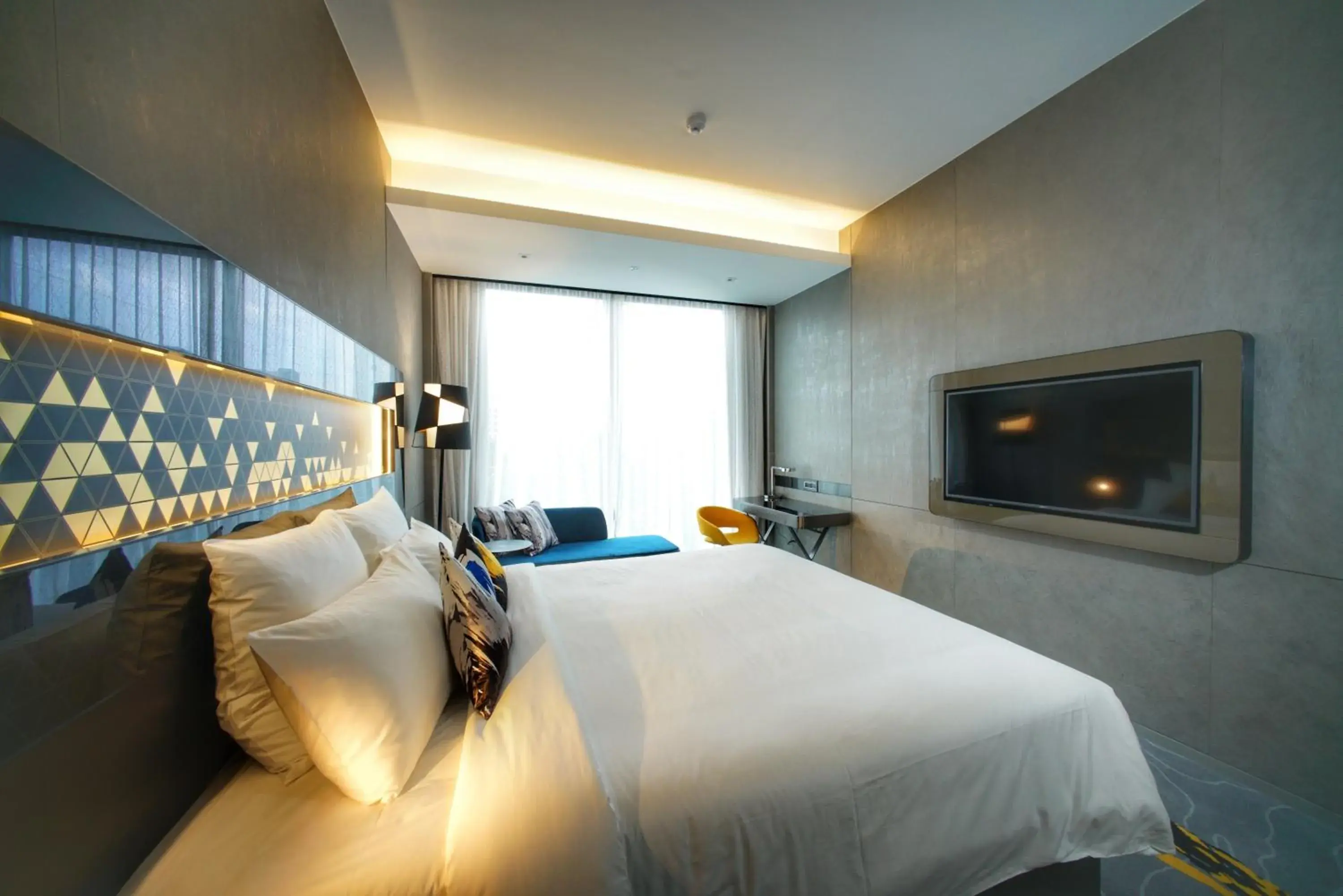 Bedroom, Bed in Novotel Singapore On Stevens