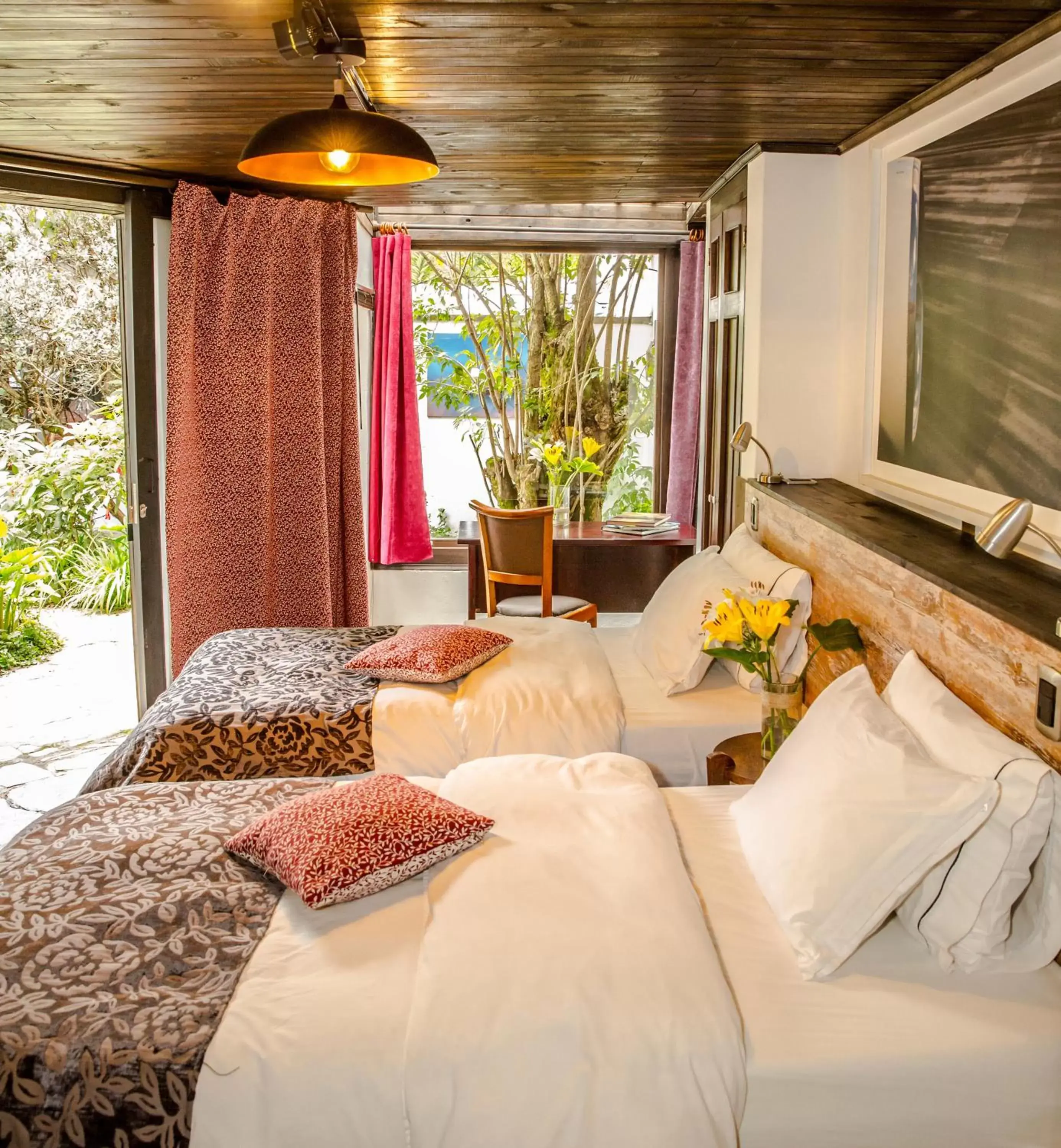 Bed in La Colina Hotel Cottage