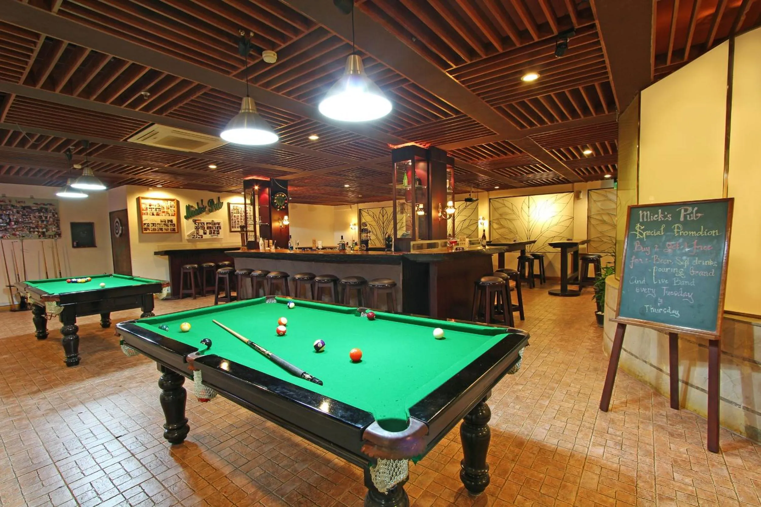 Lounge or bar in Harmoni Suites Hotel