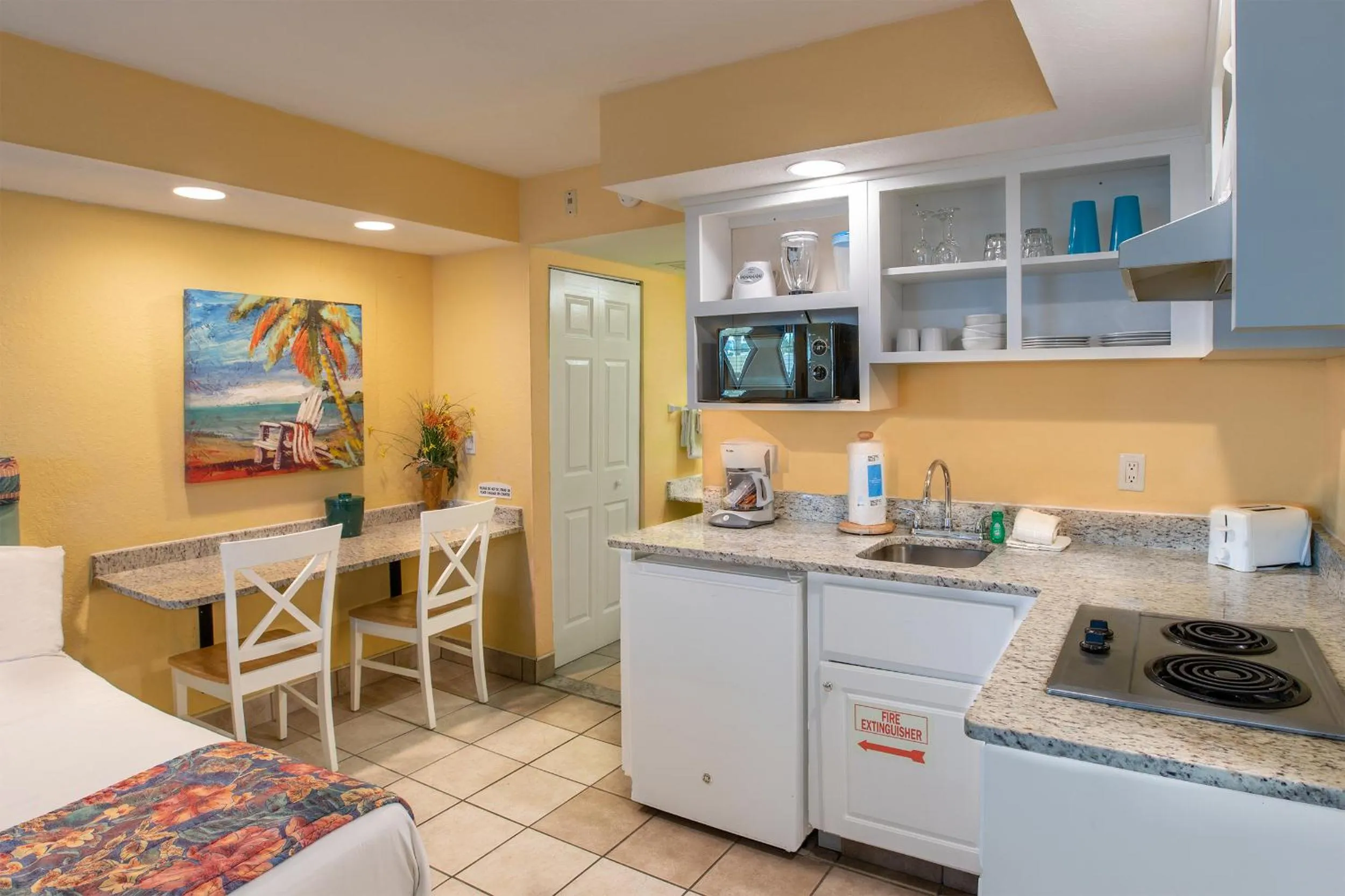 Kitchen or kitchenette in Sea Shells Beach Club