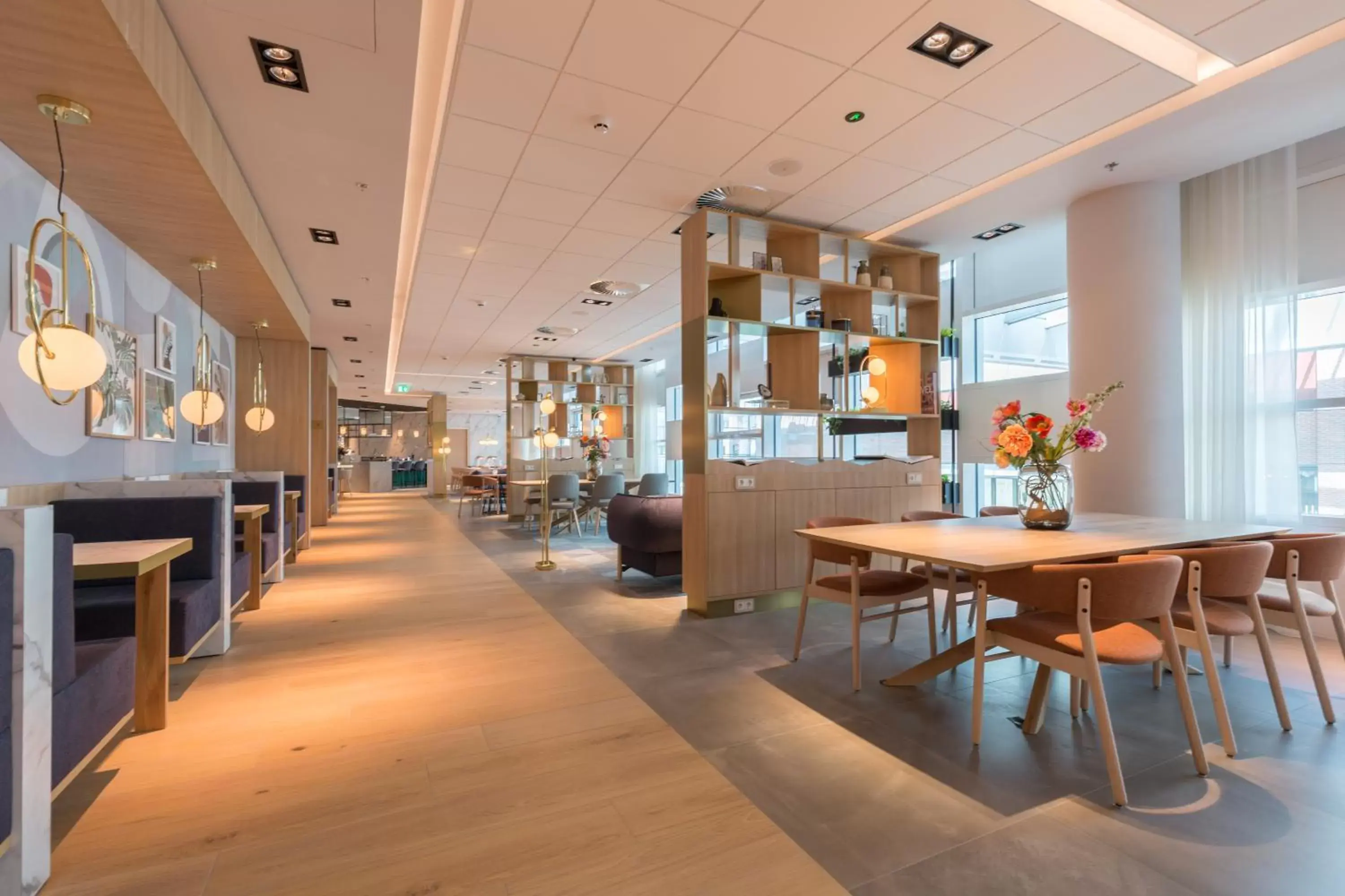 Lobby or reception, Restaurant/Places to Eat in Crowne Plaza Utrecht - Central Station, an IHG Hotel