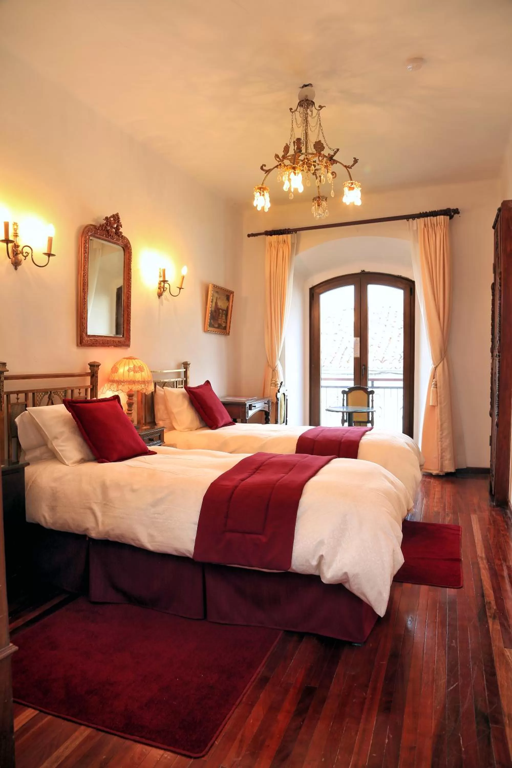 Other, Bed in El Hotel de Su Merced