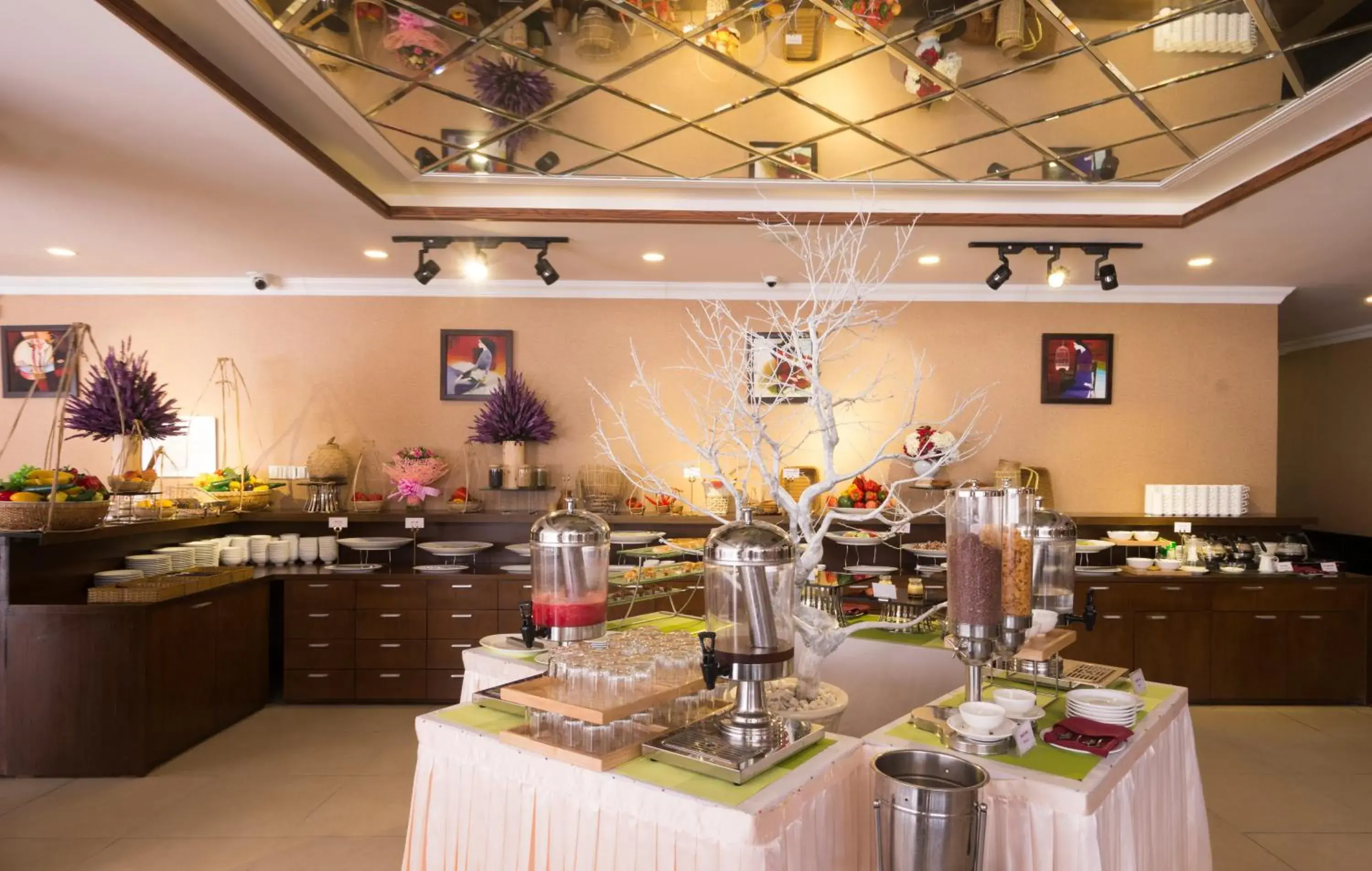 Restaurant/places to eat in Kings Hotel Dalat Restaurant/places to eat in Kings Hotel Dalat