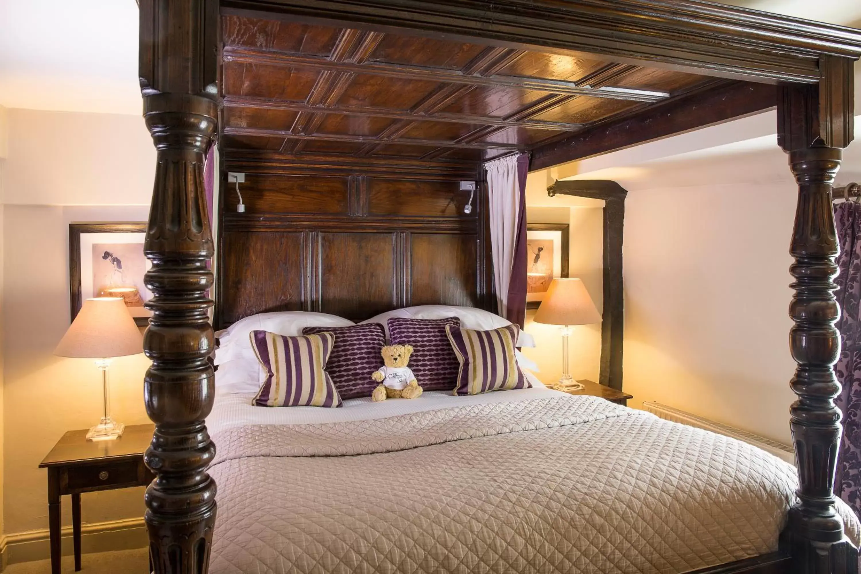 Bedroom in The Castle Inn
