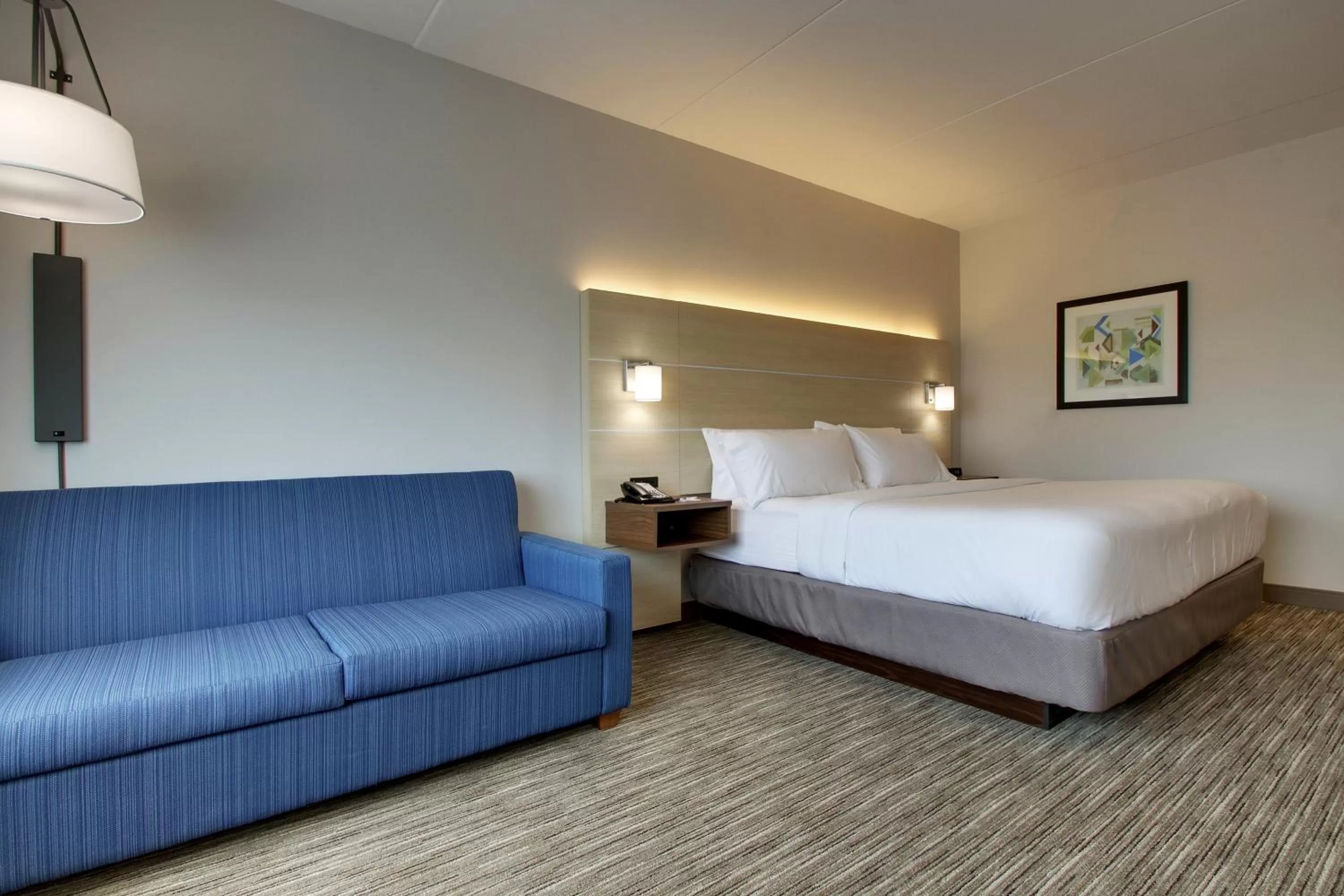Photo of the whole room, Bed in Holiday Inn Express & Suites - Elizabethtown North by IHG