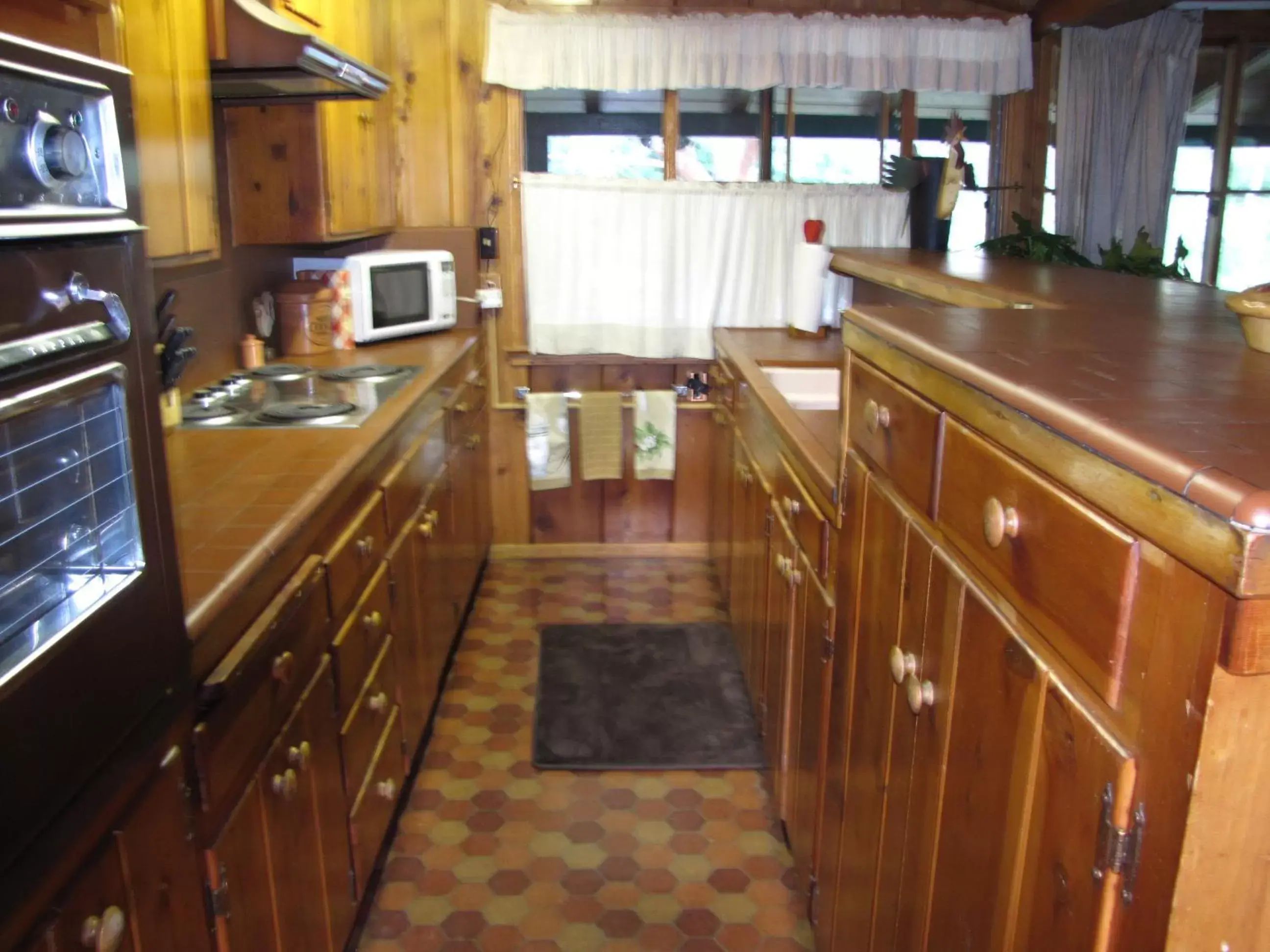 Two-Bedroom Suite in Kern Riverfront Lodge Two-Bedroom Suite in Kern Riverfront Lodge