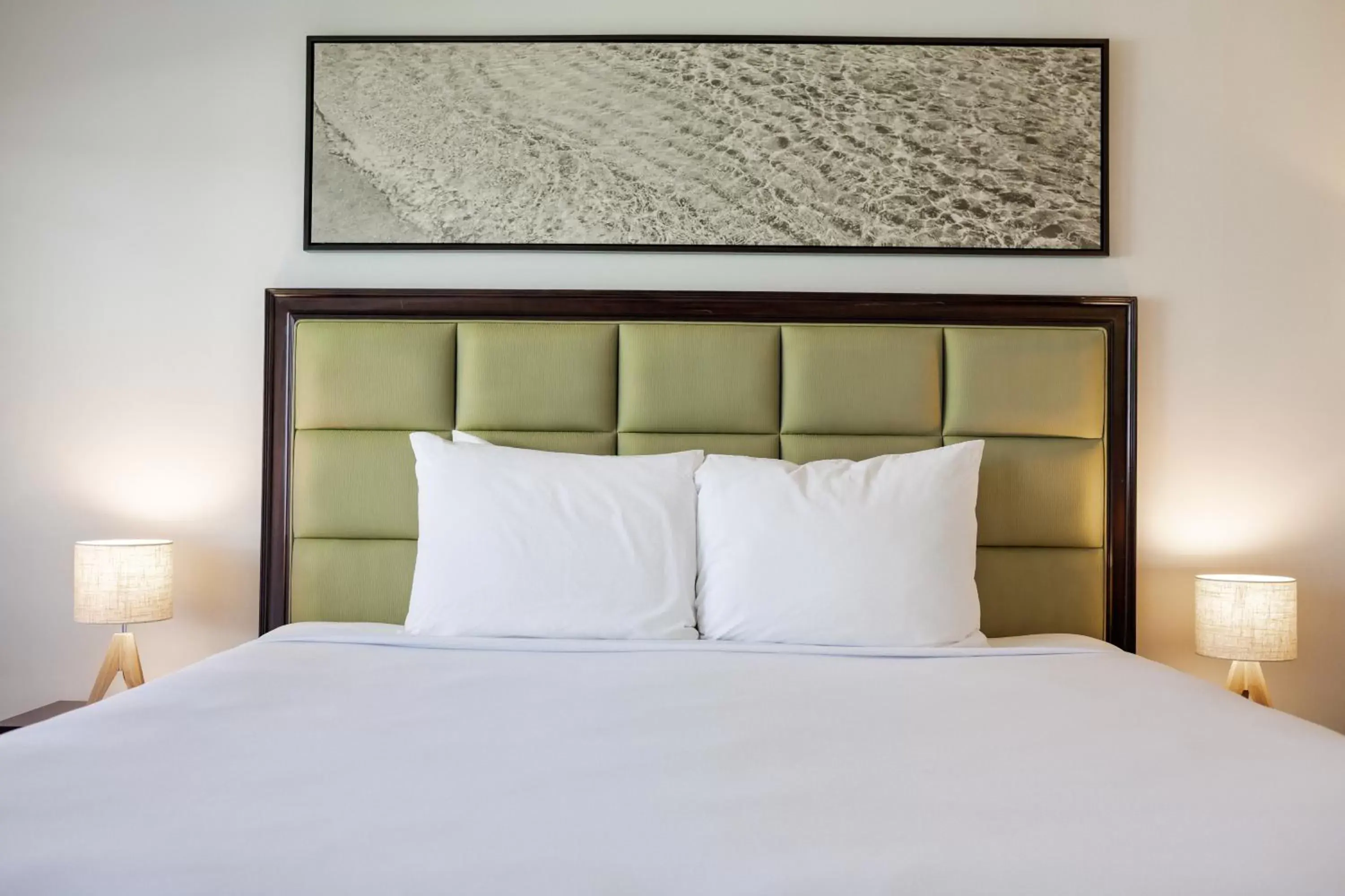 Bed in Maui Seaside Hotel Bed in Maui Seaside Hotel