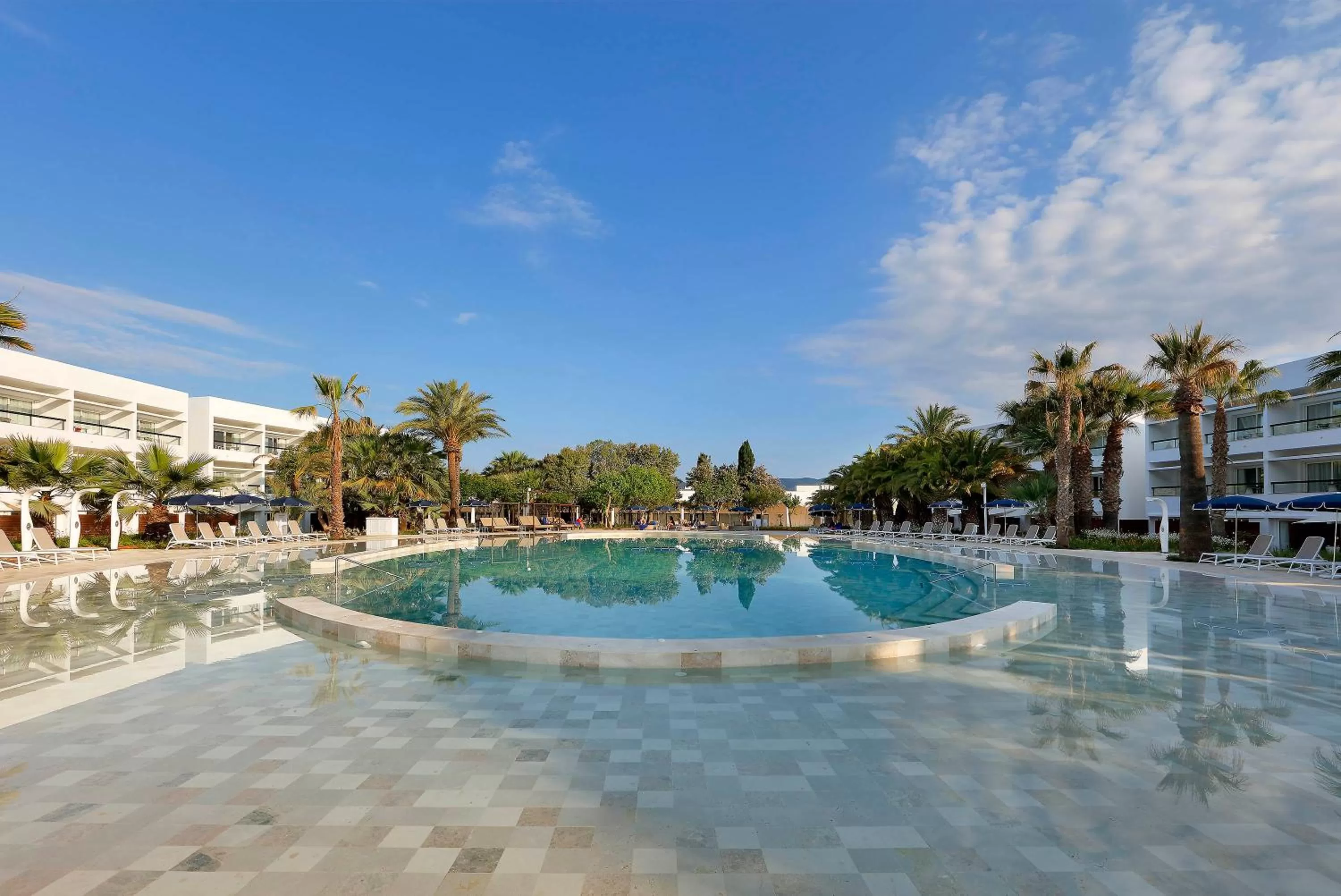 Swimming pool in Grand Palladium Select Palace Ibiza - All Inclusive