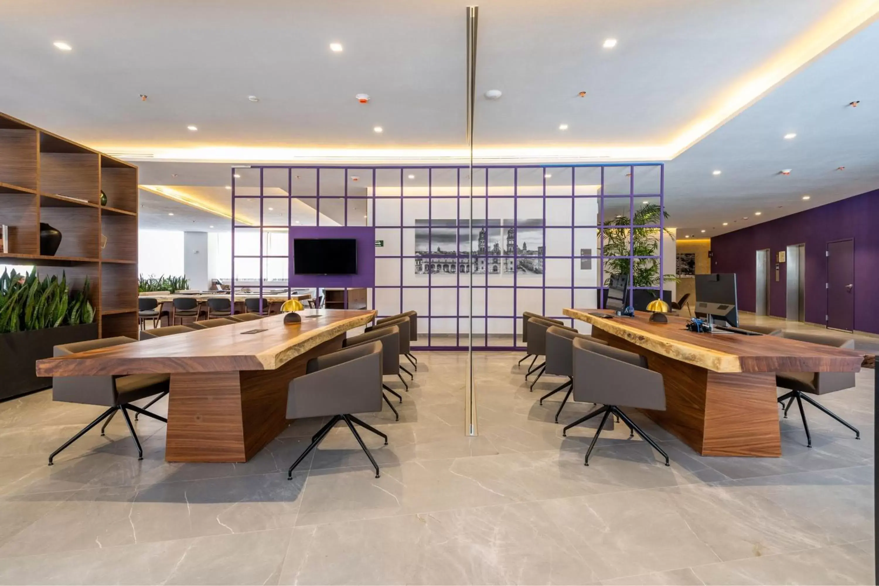 Meeting/conference room, Restaurant/Places to Eat in City Express Plus by Marriott San Luis Potosi