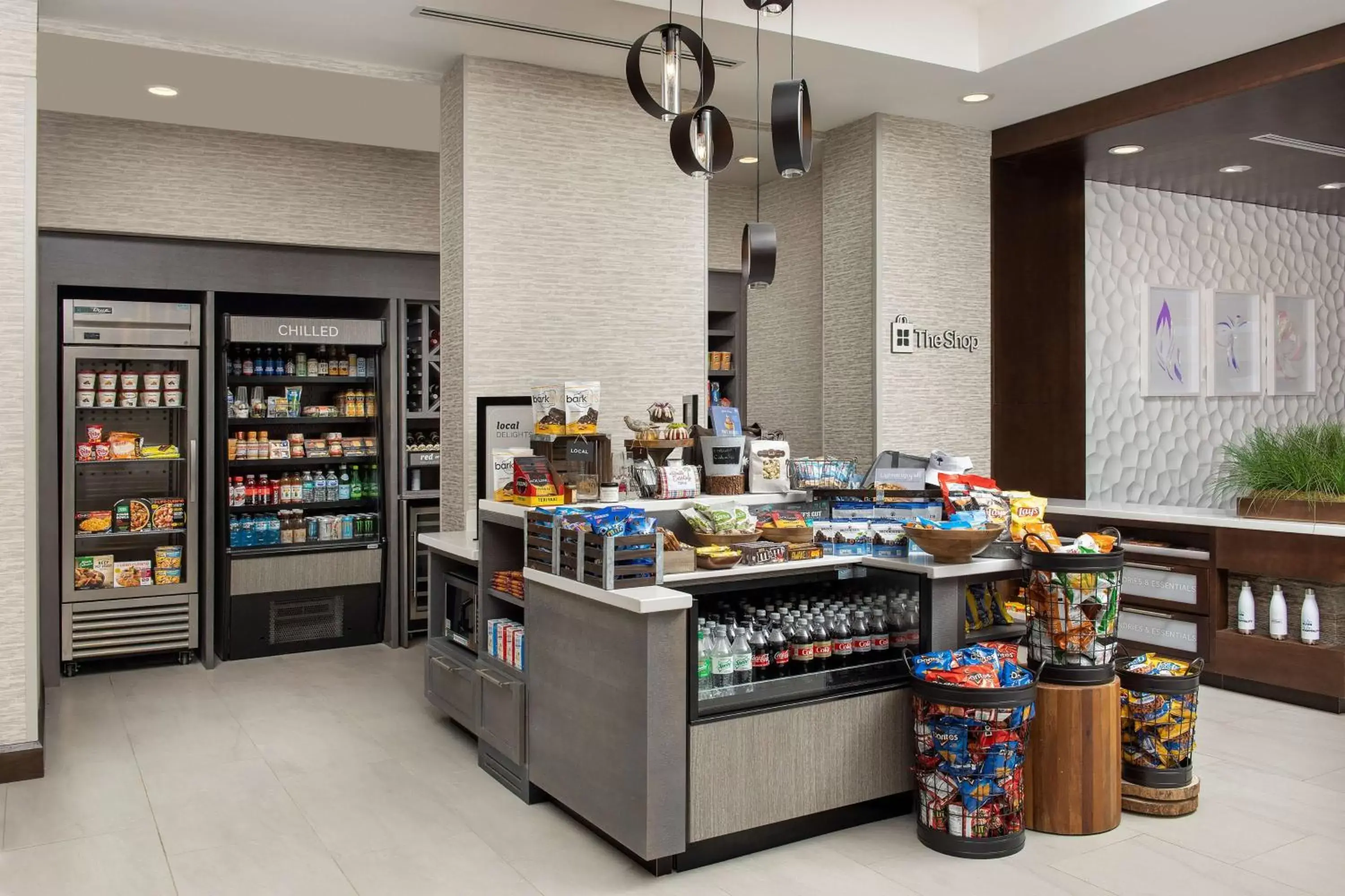 Restaurant/places to eat, Supermarket/Shops in Hilton Garden Inn Columbia Airport, SC