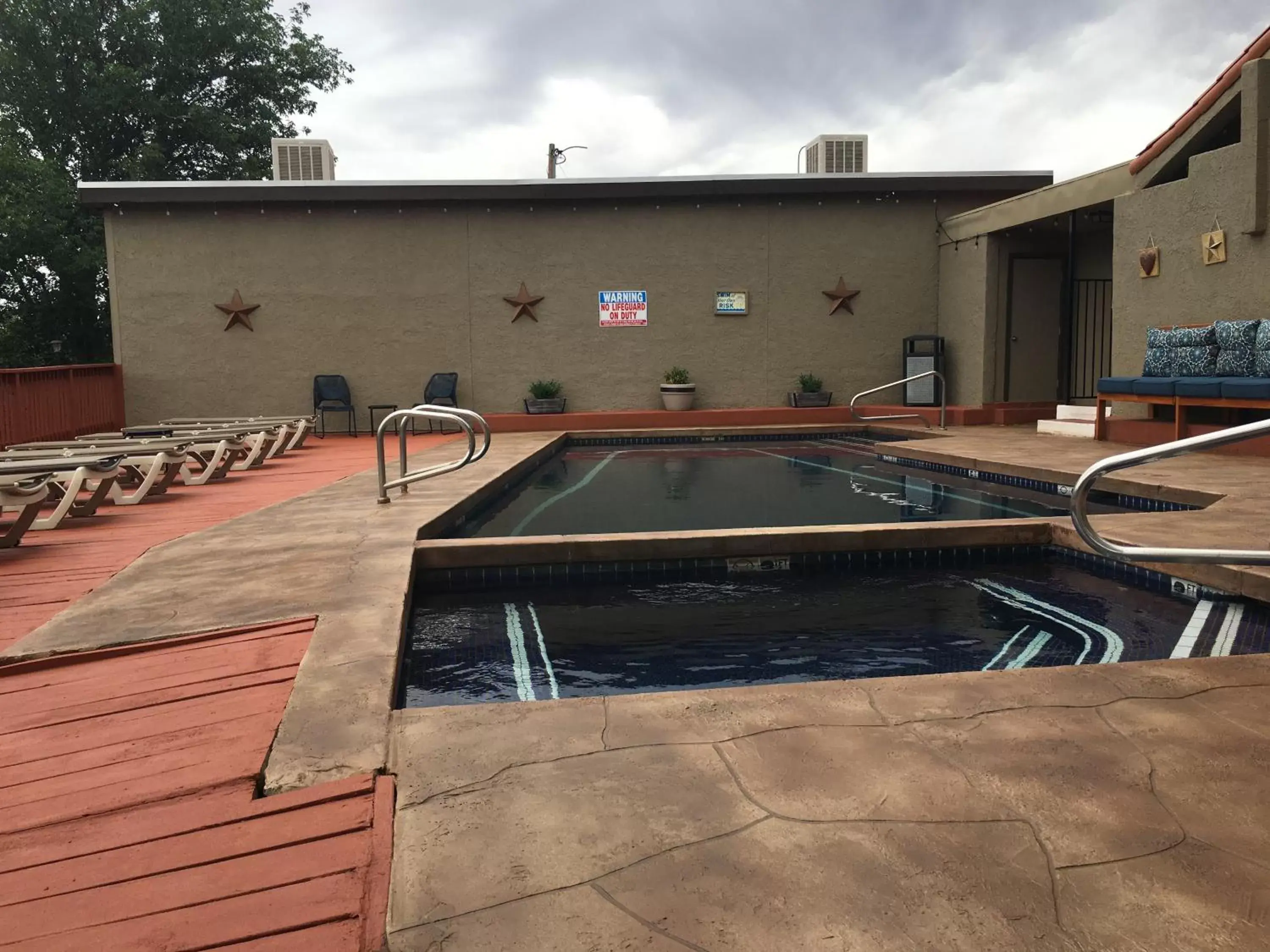 Swimming Pool in Cedars Resort