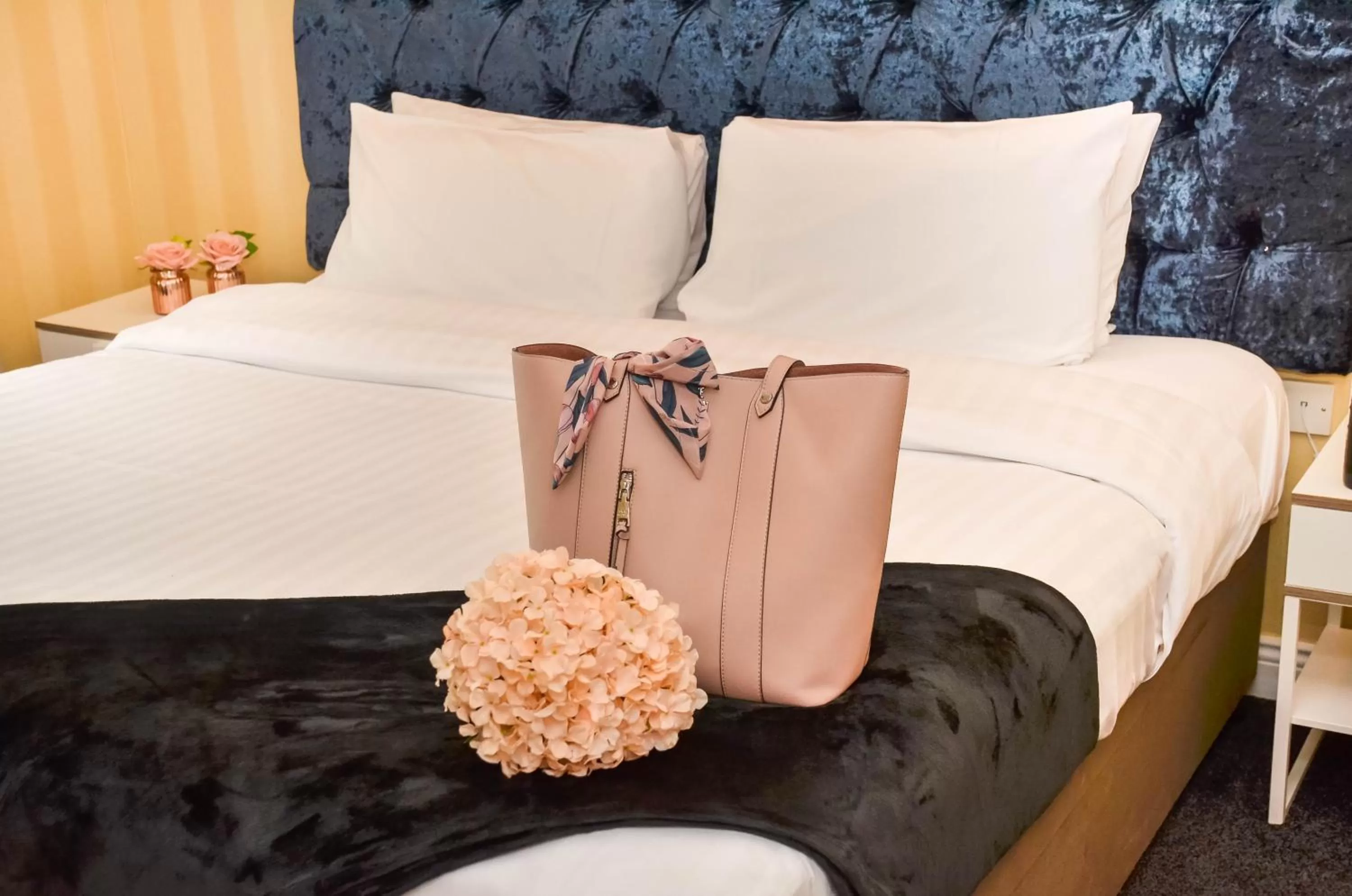 Bed in Hotel St George by Nina