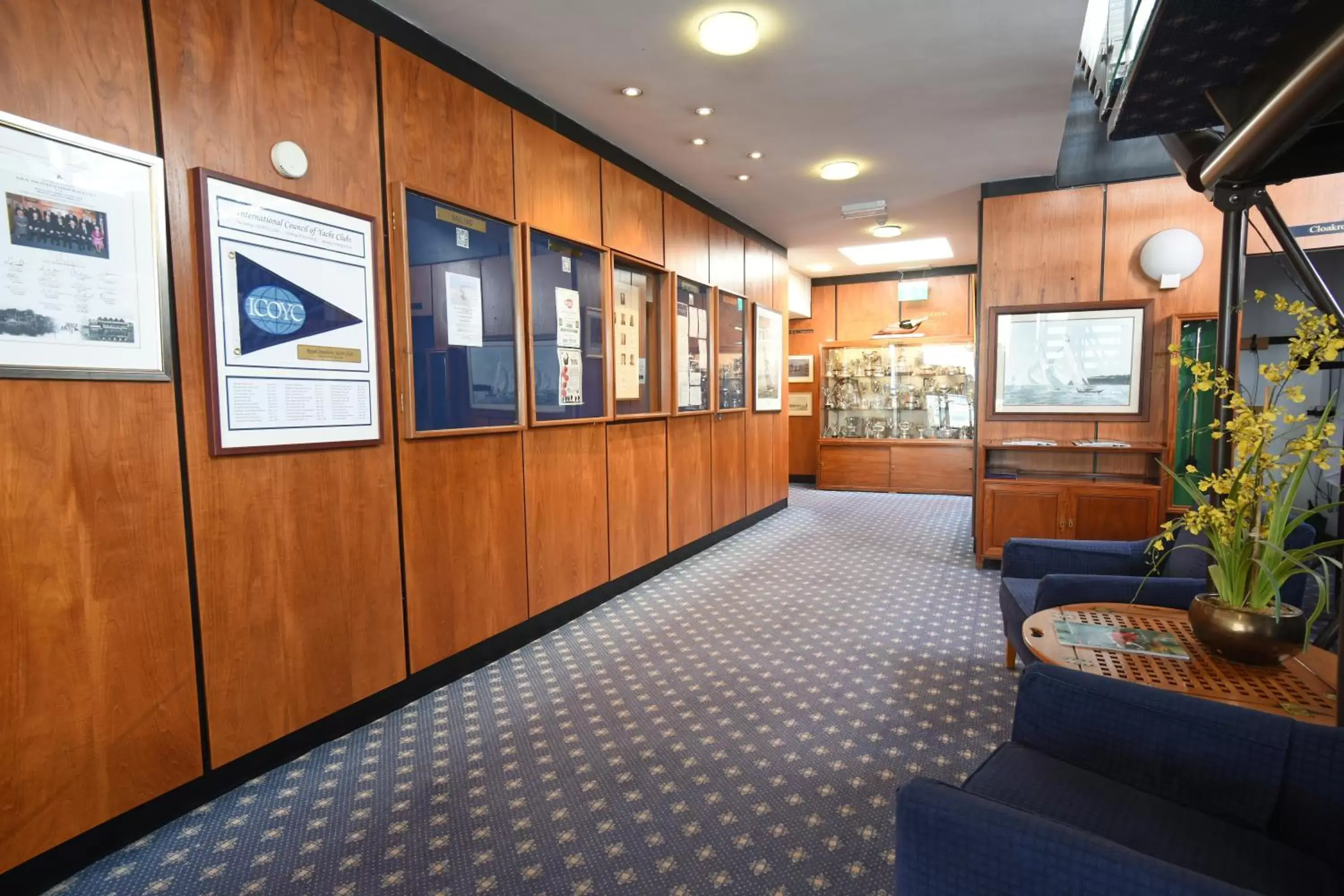 Lobby/Reception in Royal Southern Yacht Club