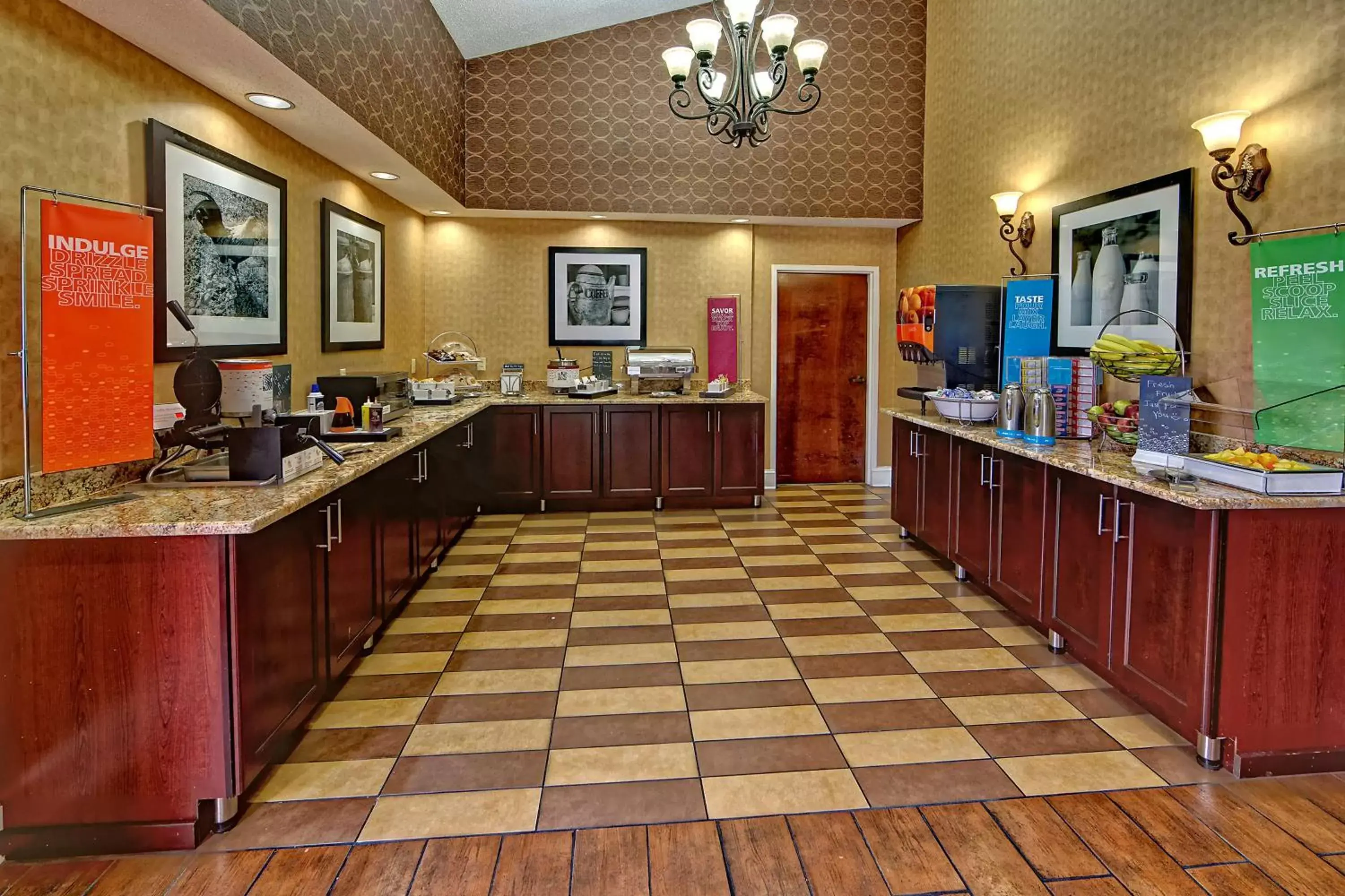 Dining area, Restaurant/Places to Eat in Hampton Inn Morristown