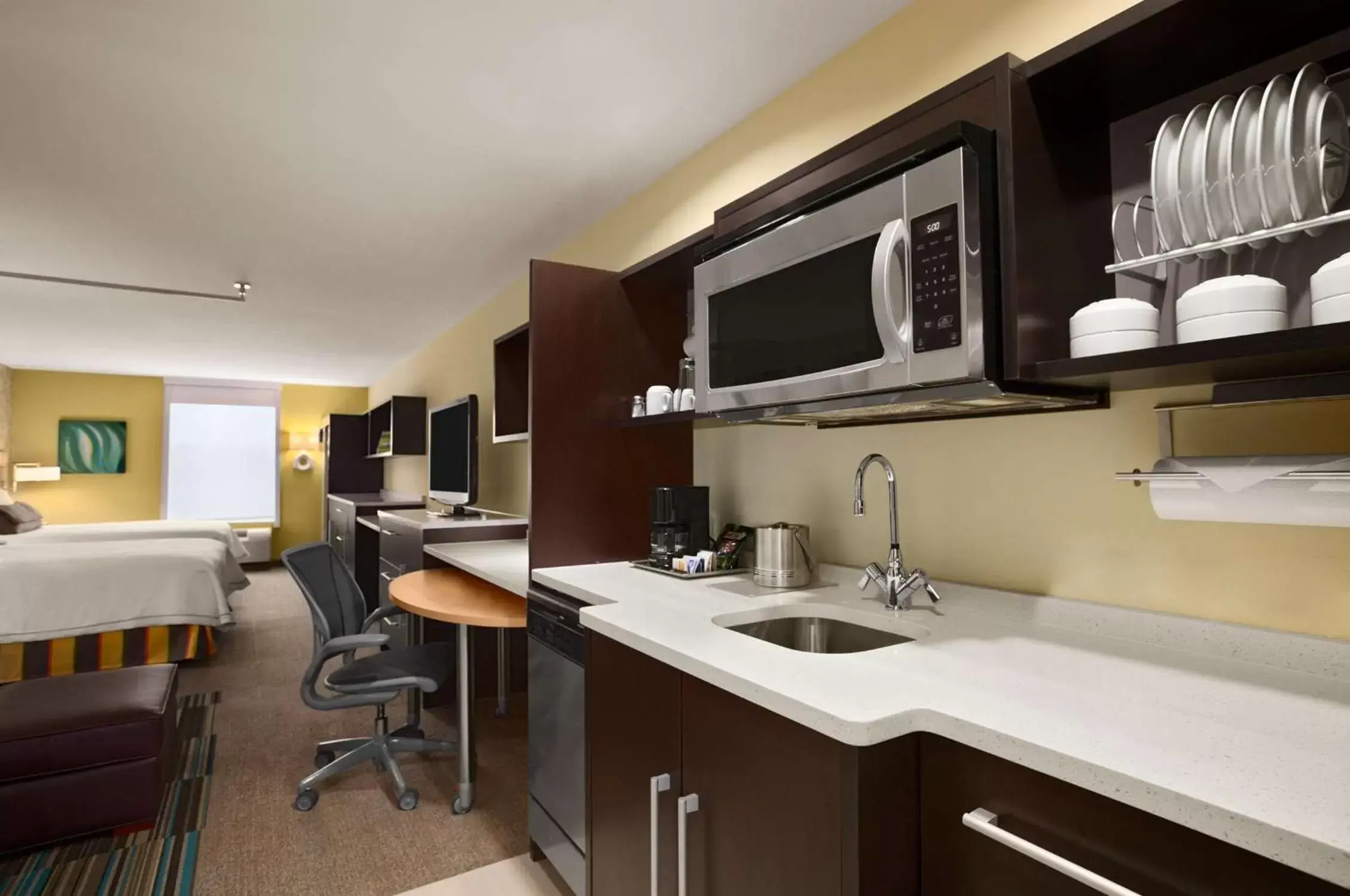 Bedroom, Kitchen/Kitchenette in Home2 Suites by Hilton Huntsville - Research Park Area