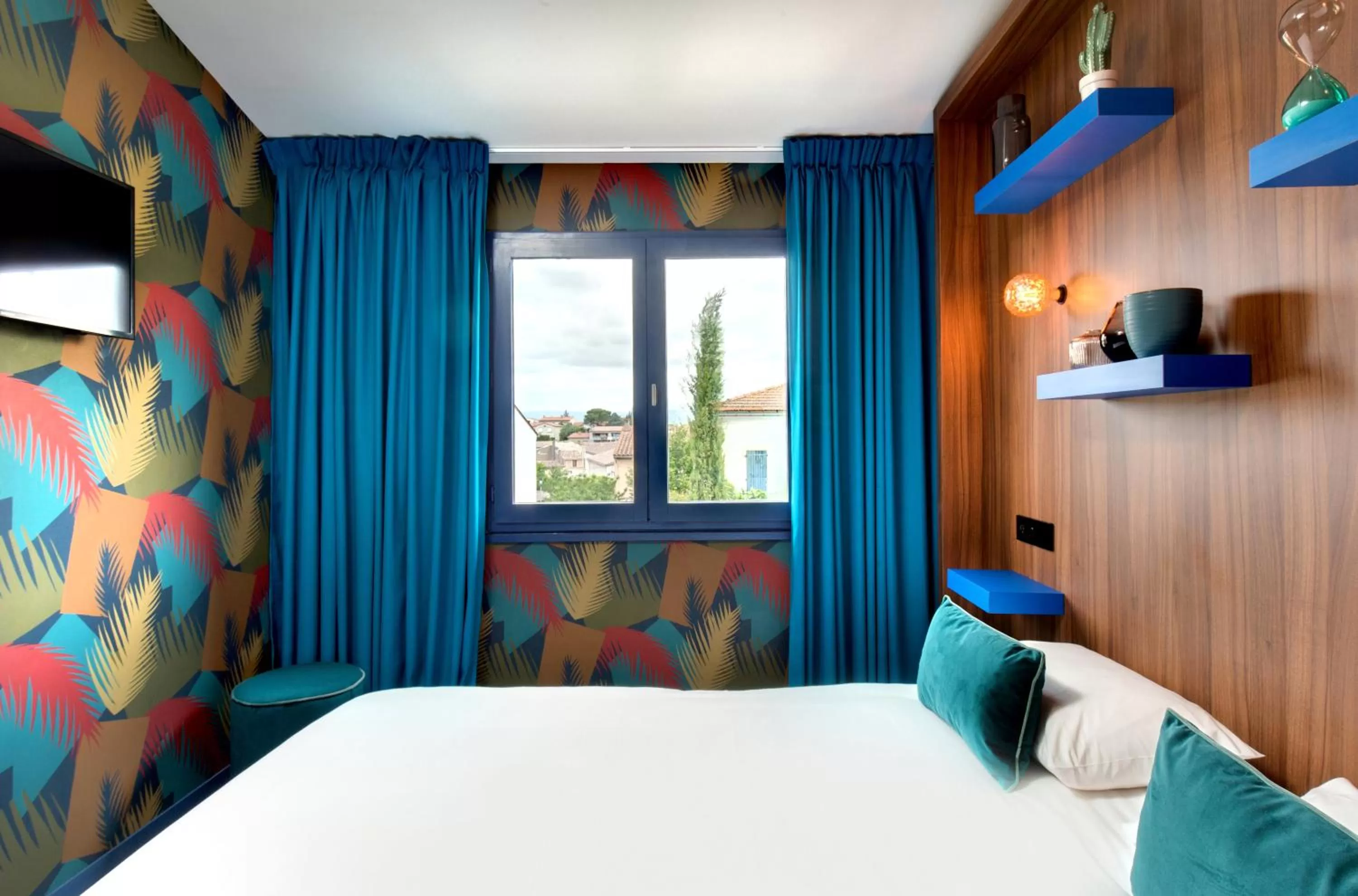 Bed in Hôtel Montmorency & Spa