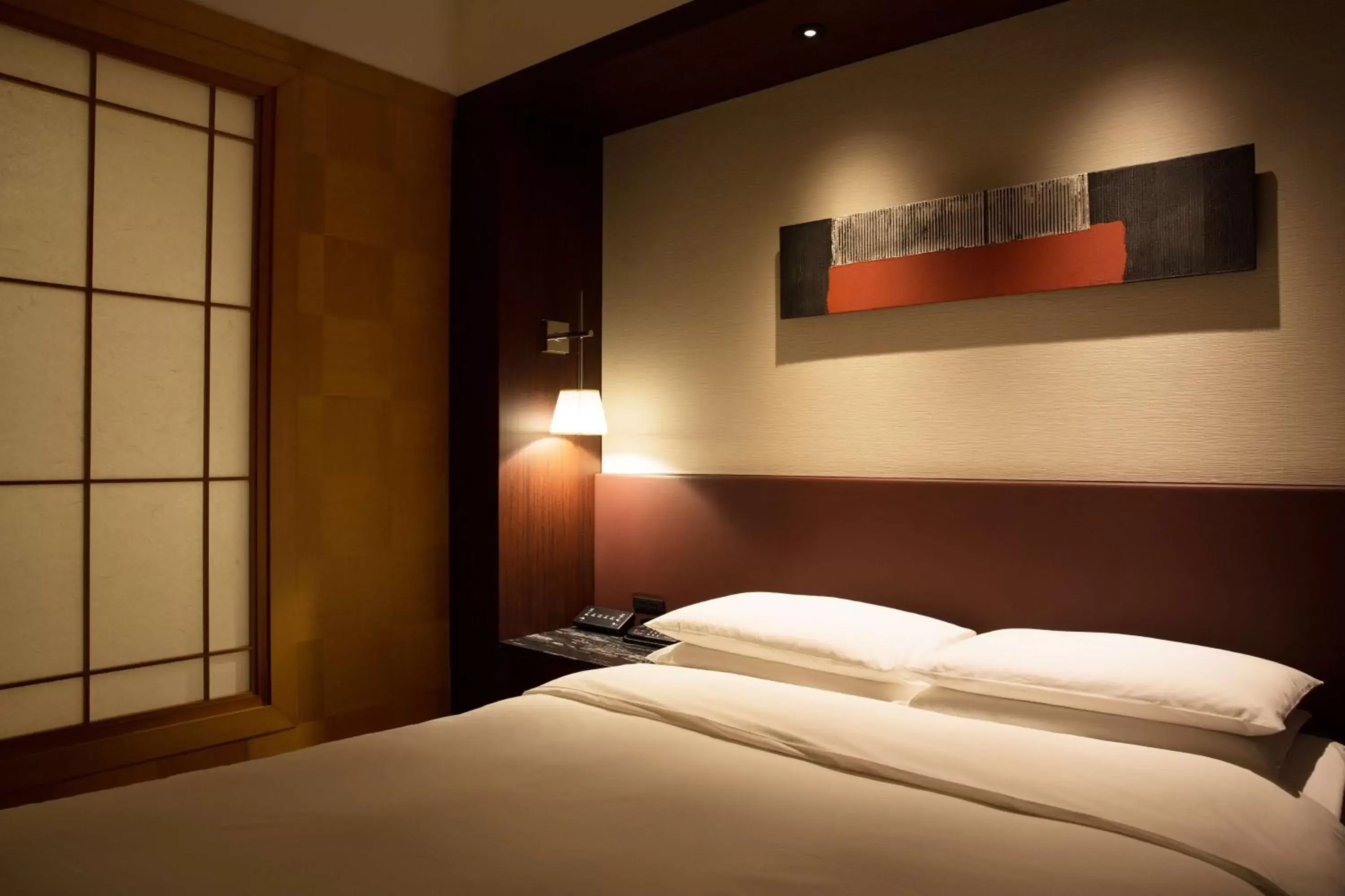 Bedroom, Bed in Grand Hyatt Fukuoka