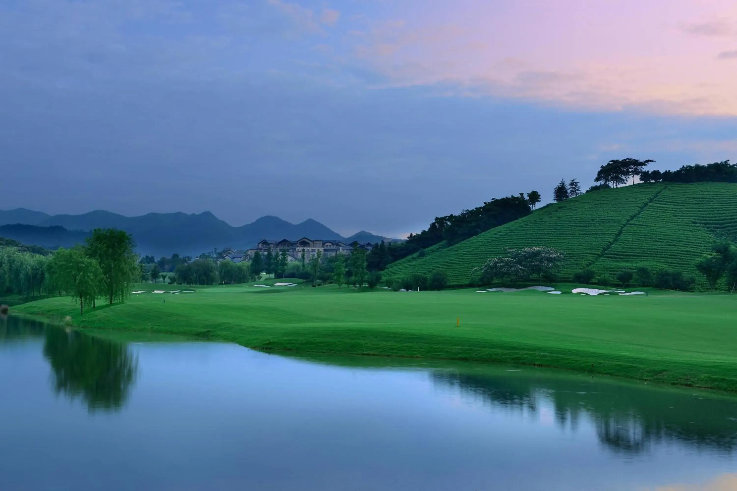 Golfcourse, Natural Landscape in JW Marriott Hotel Zhejiang Anji