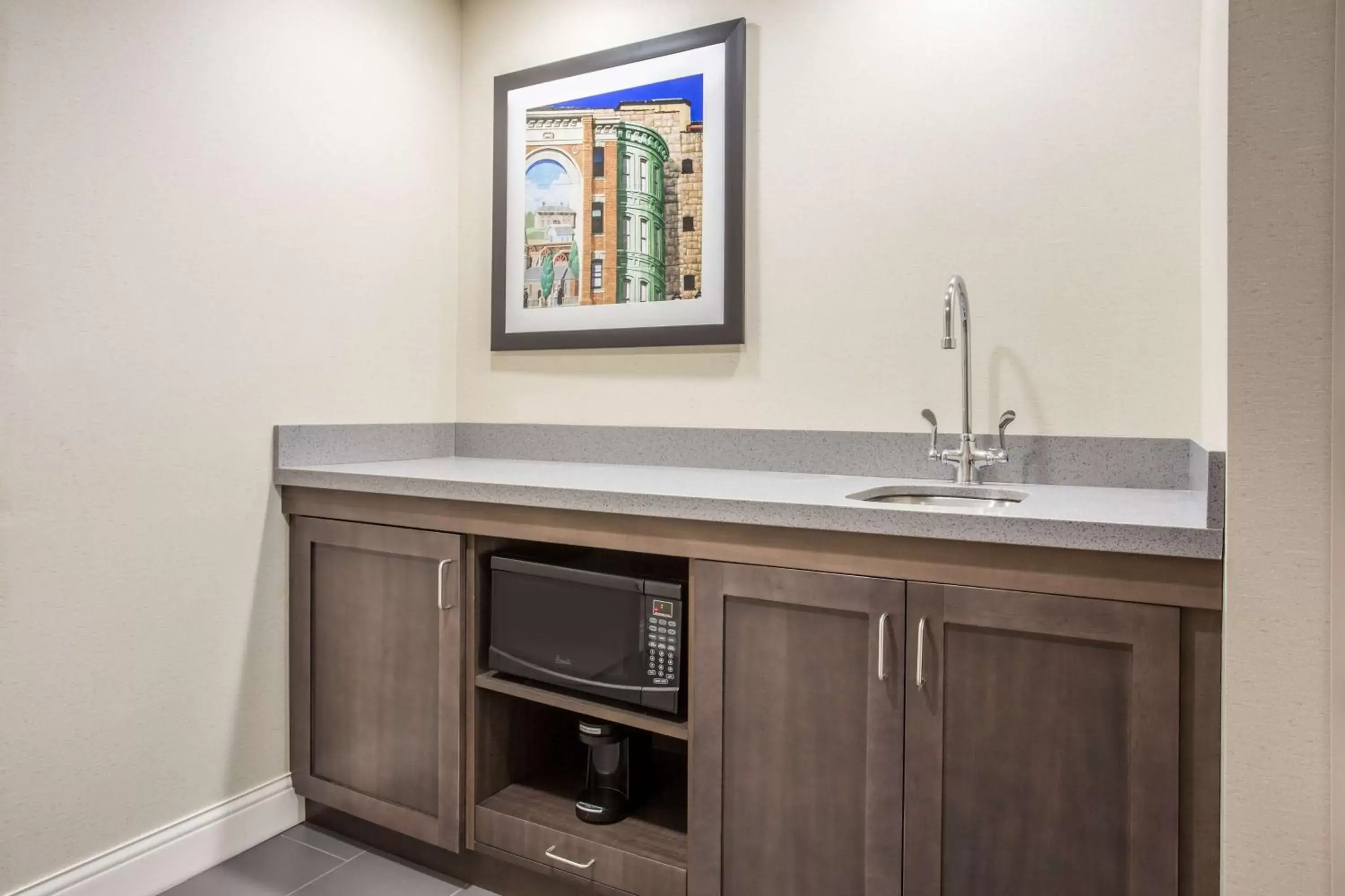 Kitchen or kitchenette, Kitchen/Kitchenette in Hampton Inn & Suites Yonkers - Westchester