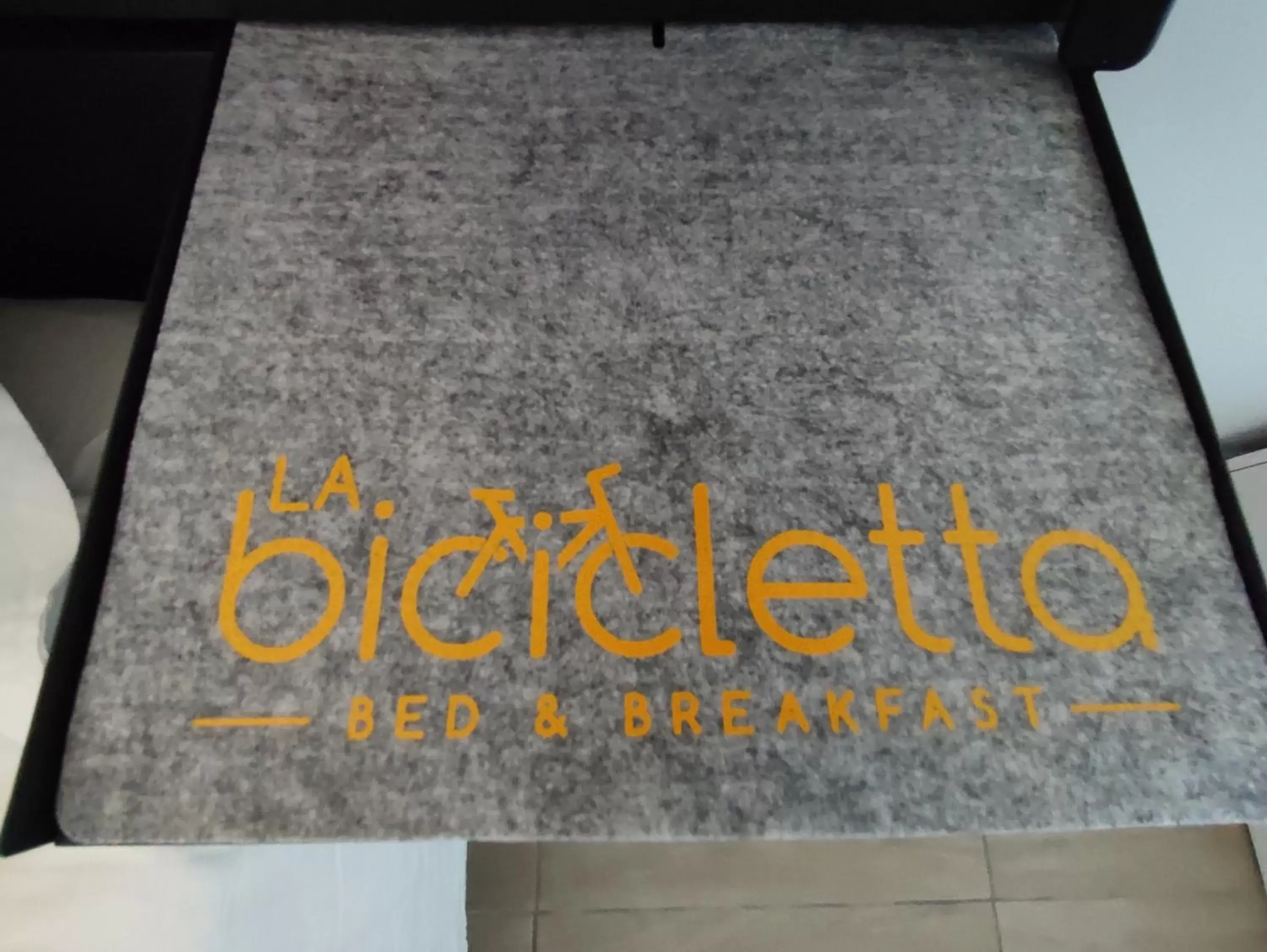 Logo/Certificate/Sign in b&b La Bicicletta