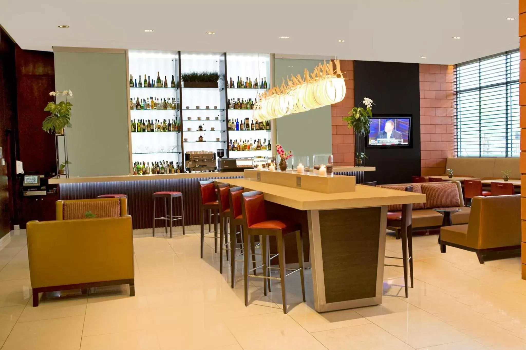 Lounge or bar, Lounge/Bar in Courtyard by Marriott Panama Multiplaza Mall
