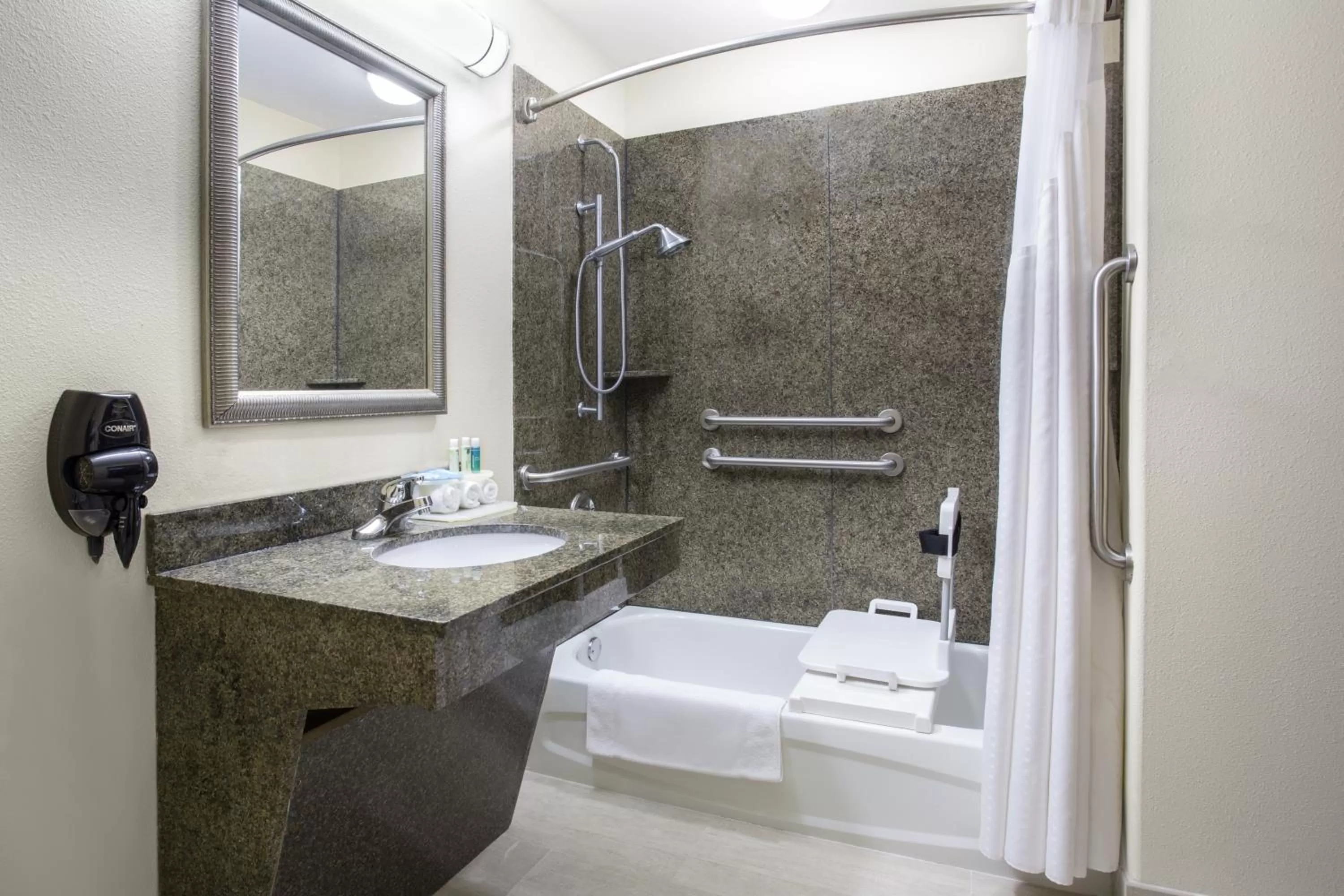King Room - Disability Access in Holiday Inn Express and Suites Hotel - Pauls Valley, an IHG Hotel