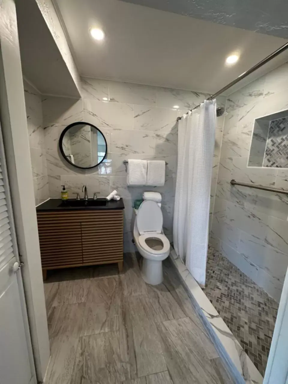Bathroom in Breezy Palms Resort