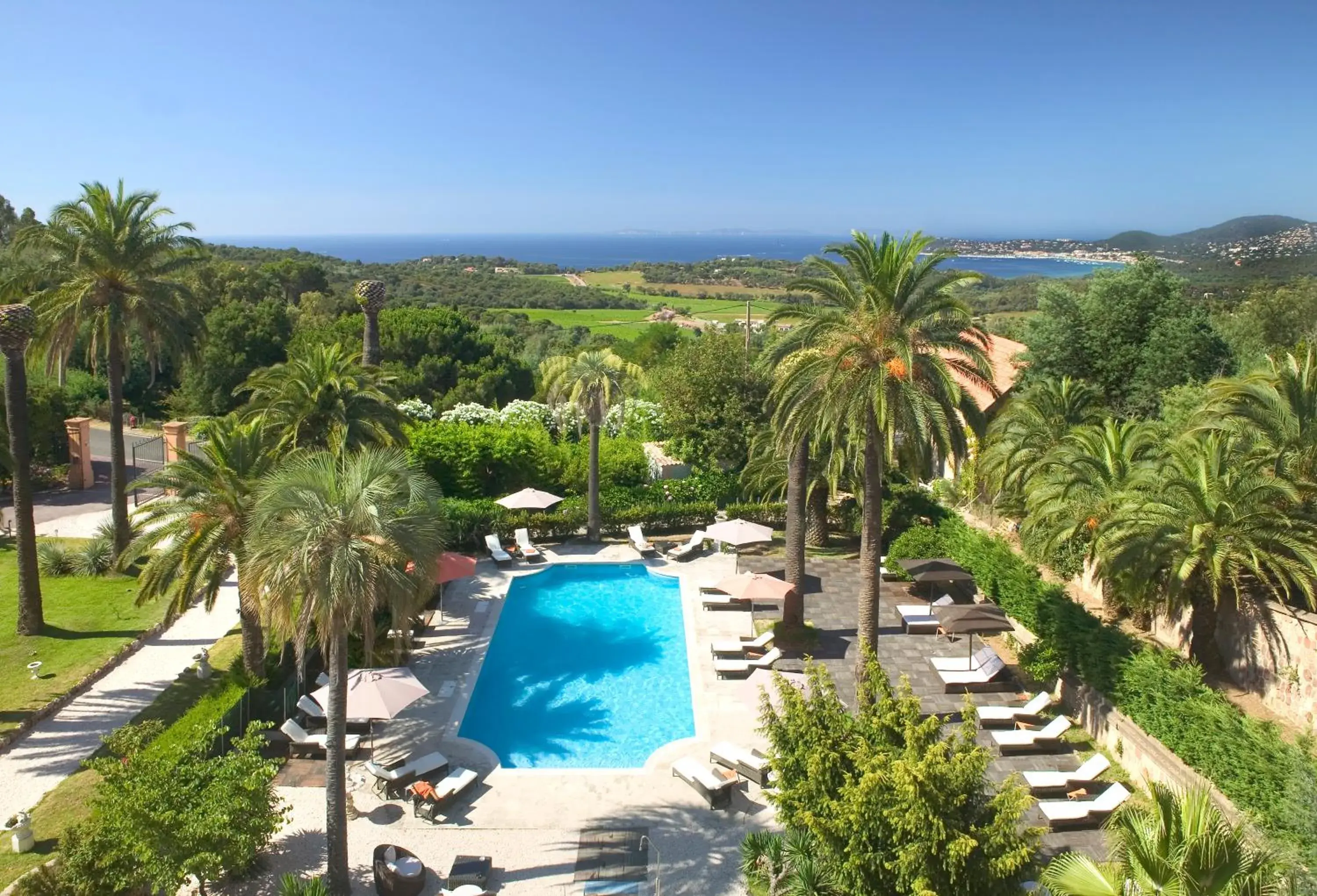 Swimming pool, Pool View in Hotel l'Orangeraie