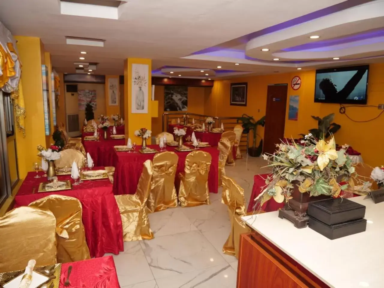 Restaurant/places to eat in Marriot Metropolitan Hotel Restaurant/places to eat in Marriot Metropolitan Hotel