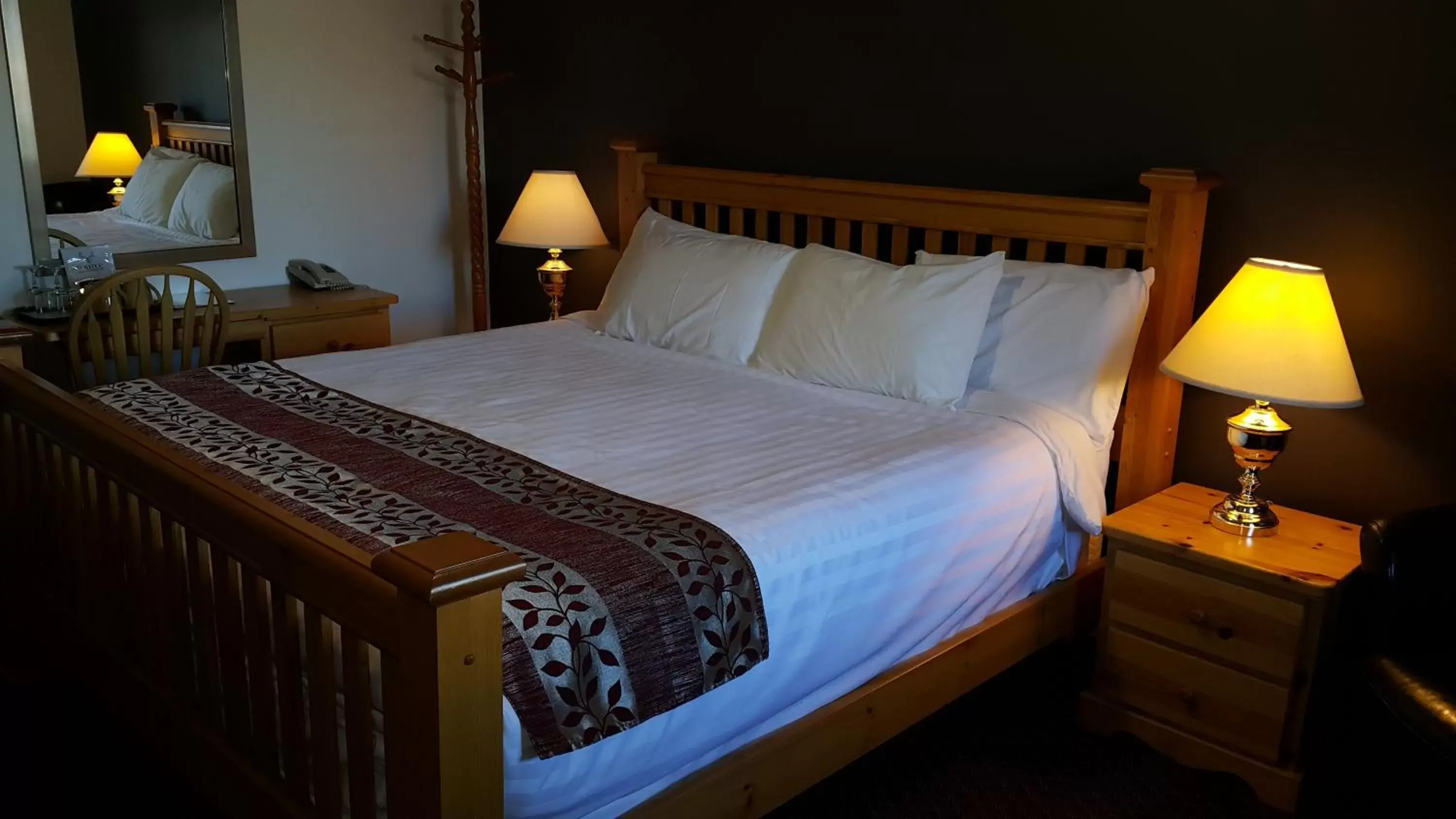 Bedroom, Bed in Cactus Tree Inn