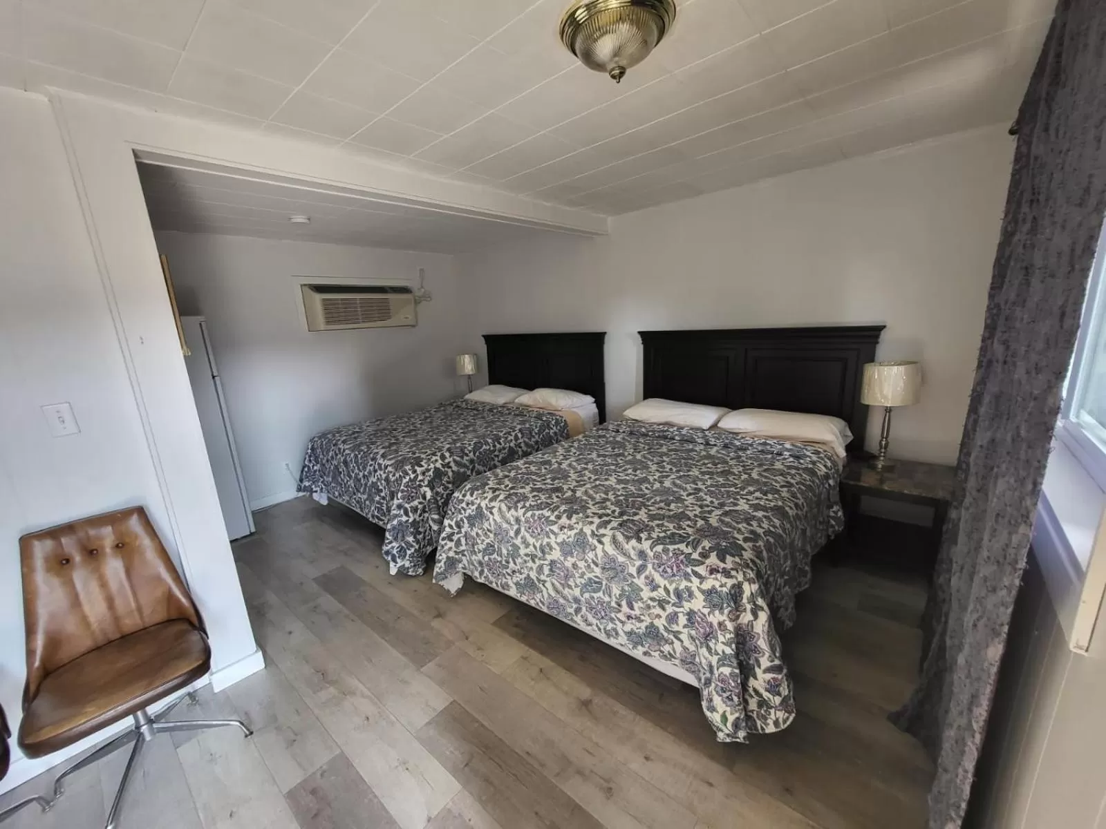 Bed in Night Inn Grand Forks