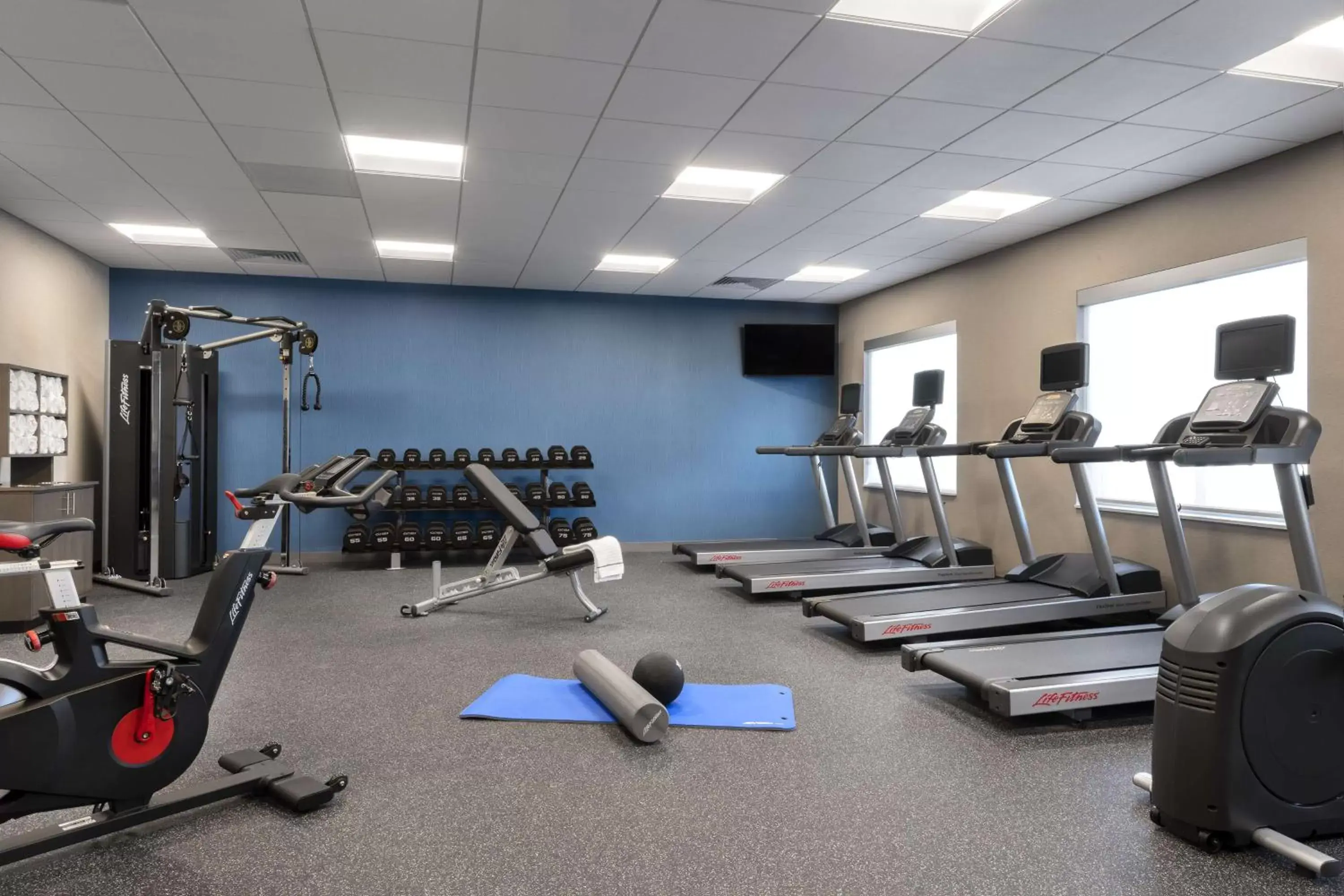 Fitness centre/facilities, Fitness Center/Facilities in Hampton Inn & Suites St Charles Old Town Area, Mo