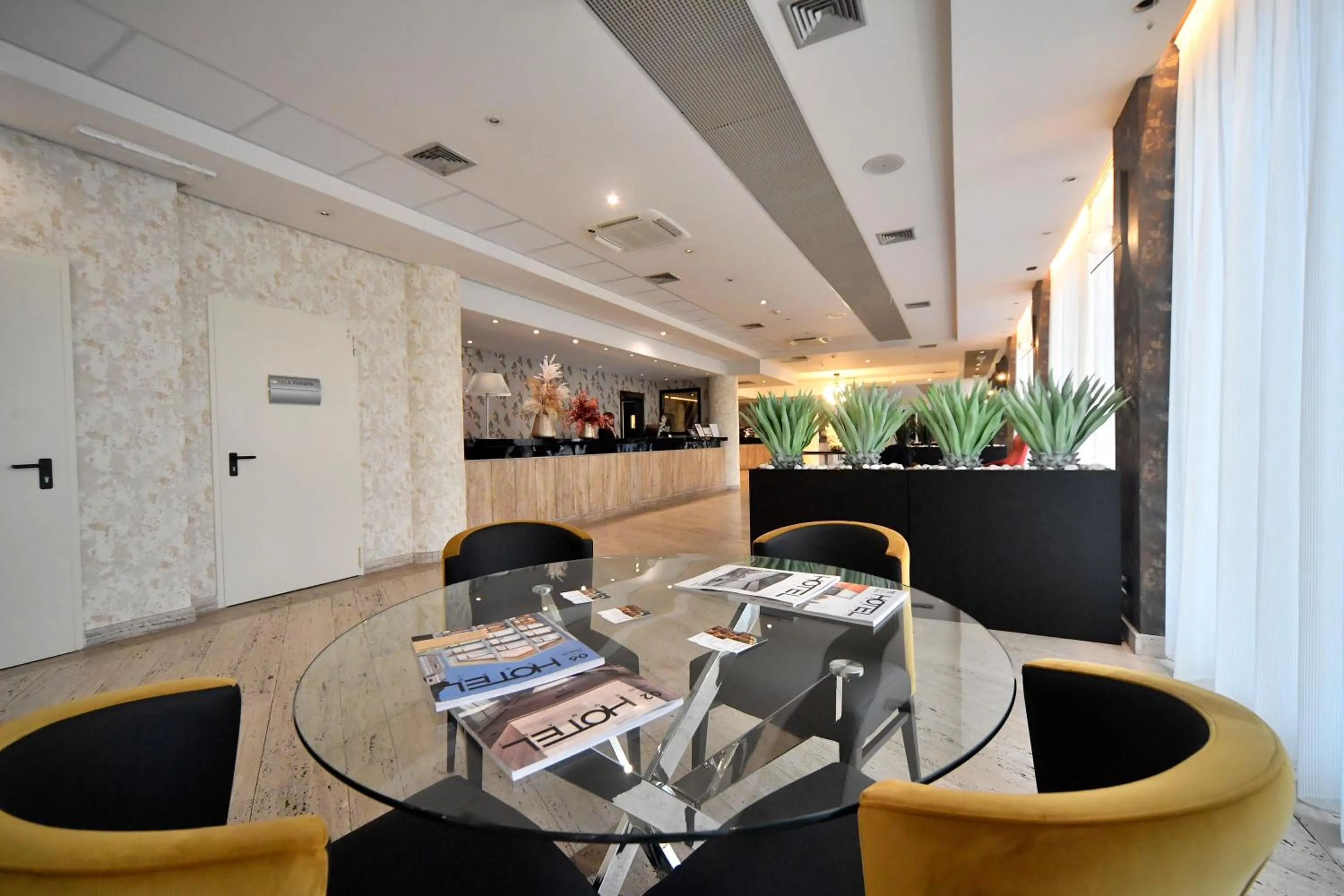 Lobby or reception in Palace Inn Rome Fiano