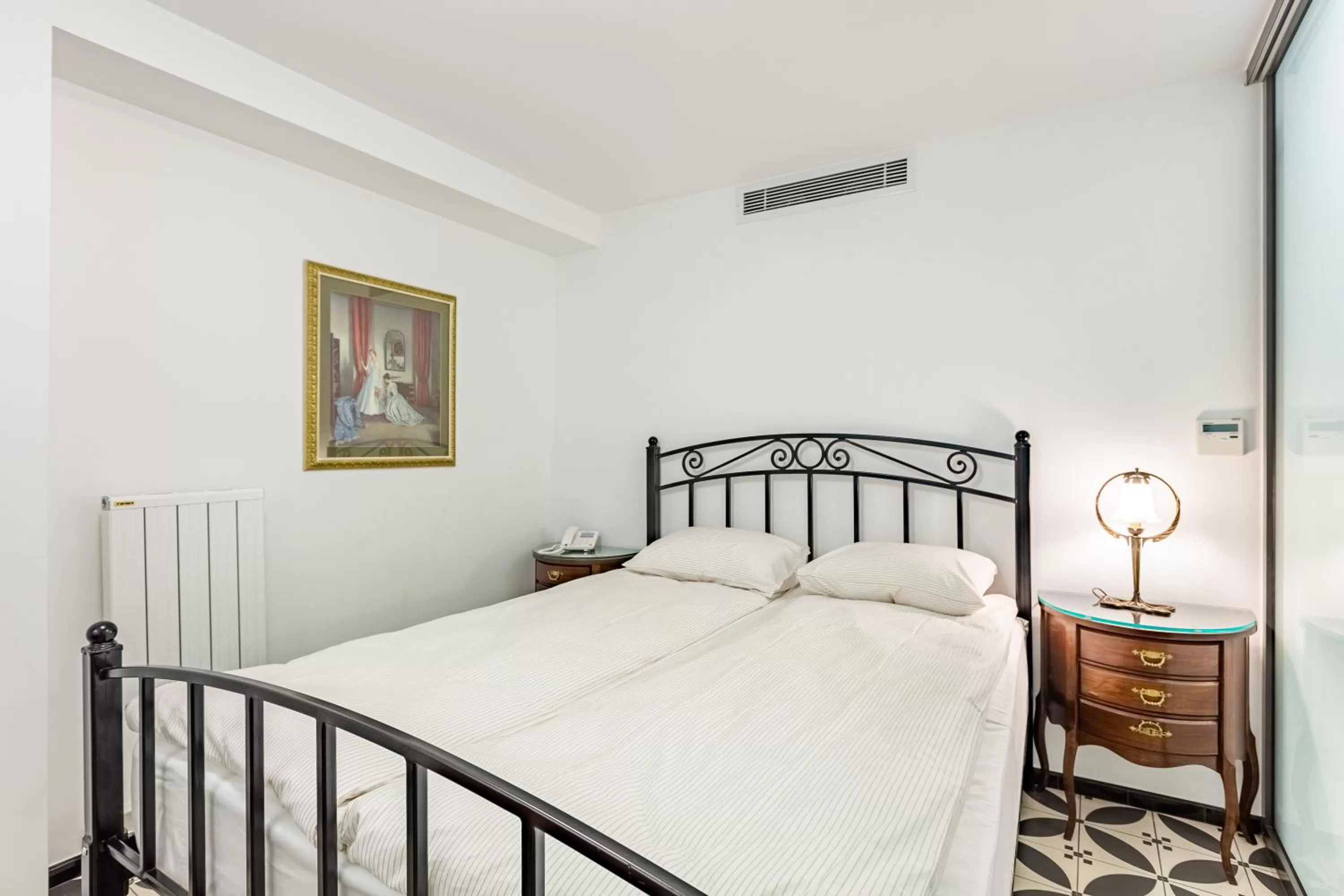 Bed in Villa Pera Suite Hotel