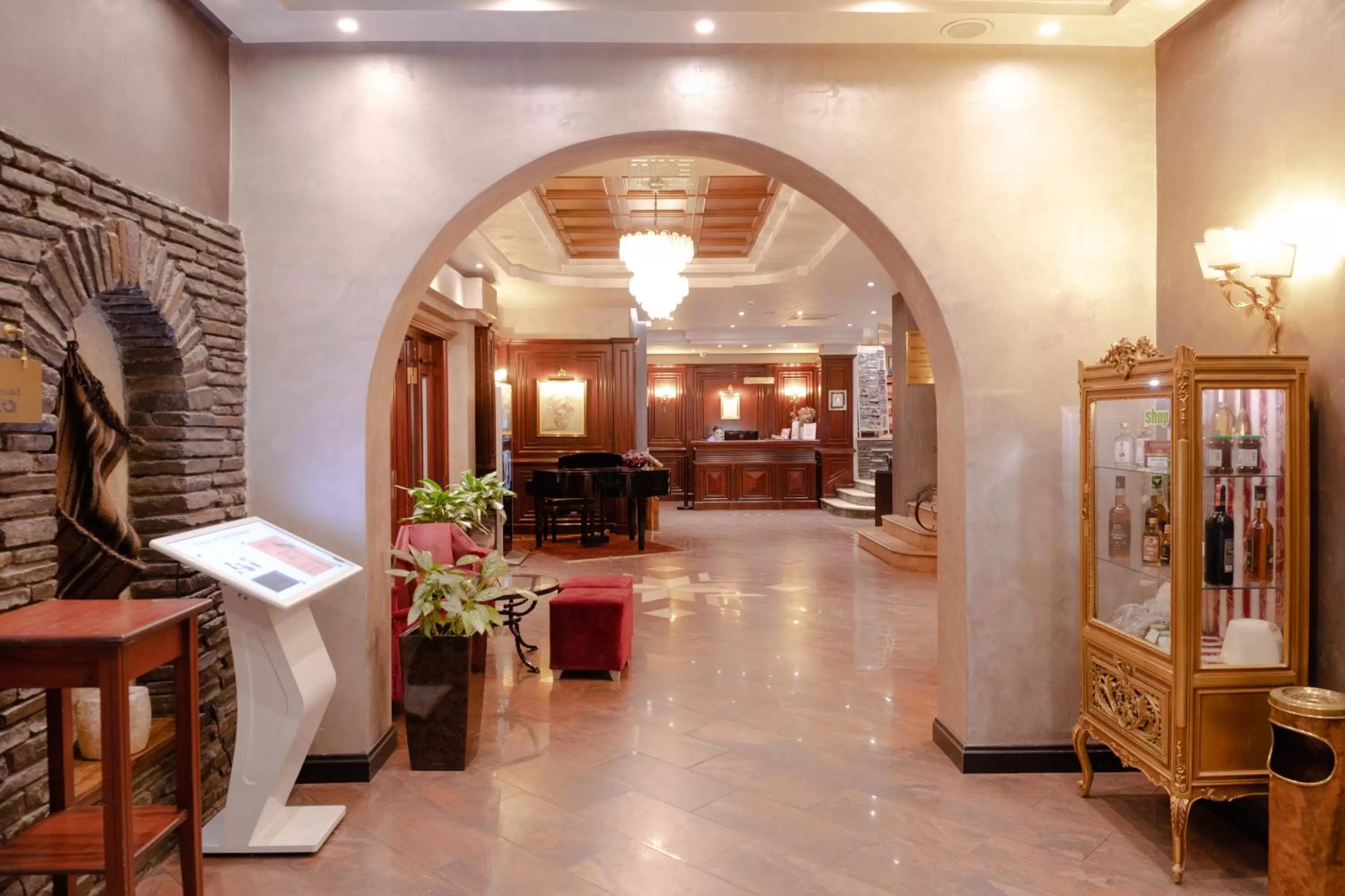Lobby or reception in Mondial Hotel