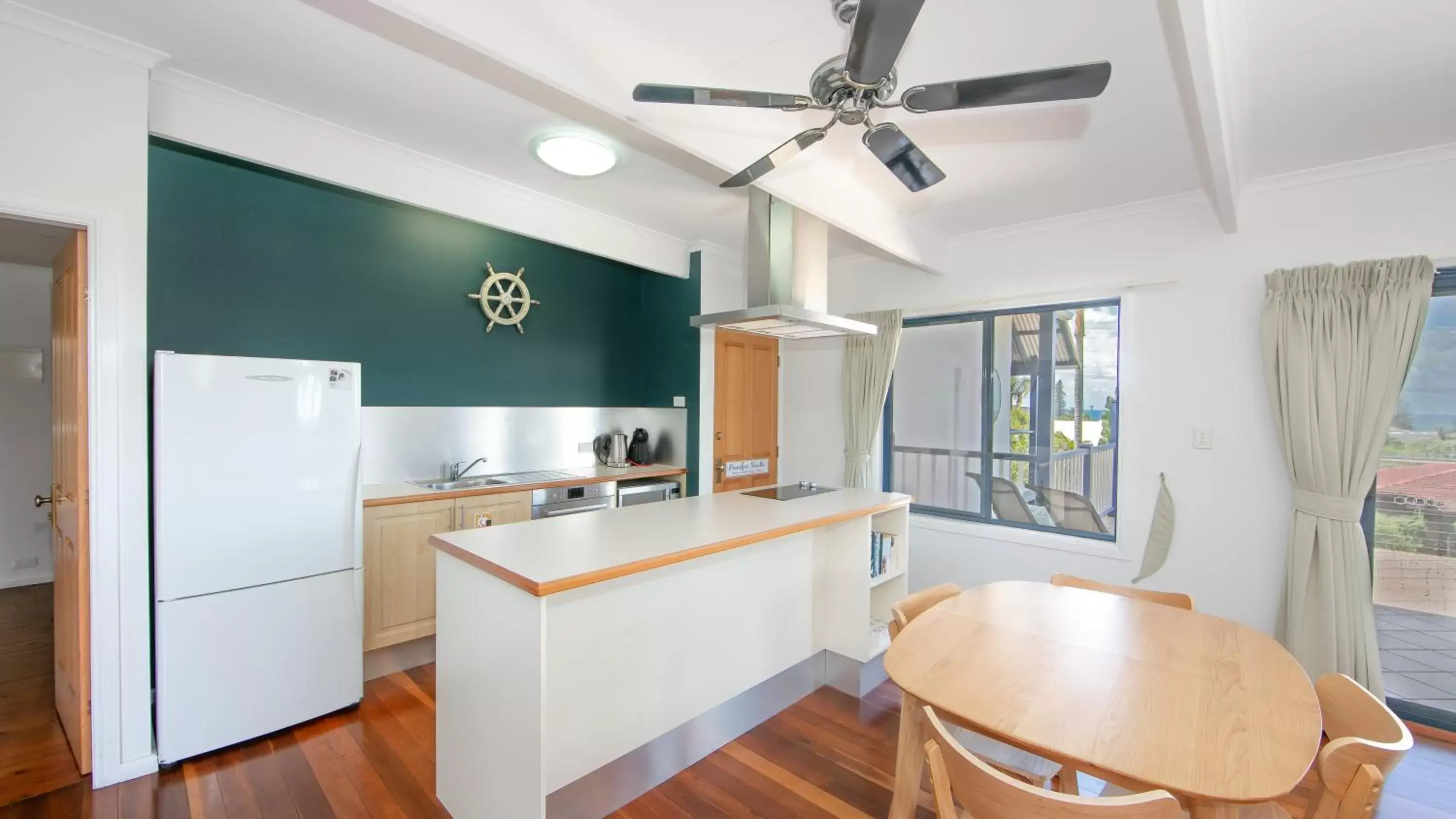 Kitchen or kitchenette, Bathroom in Coast Yamba - Adults Only
