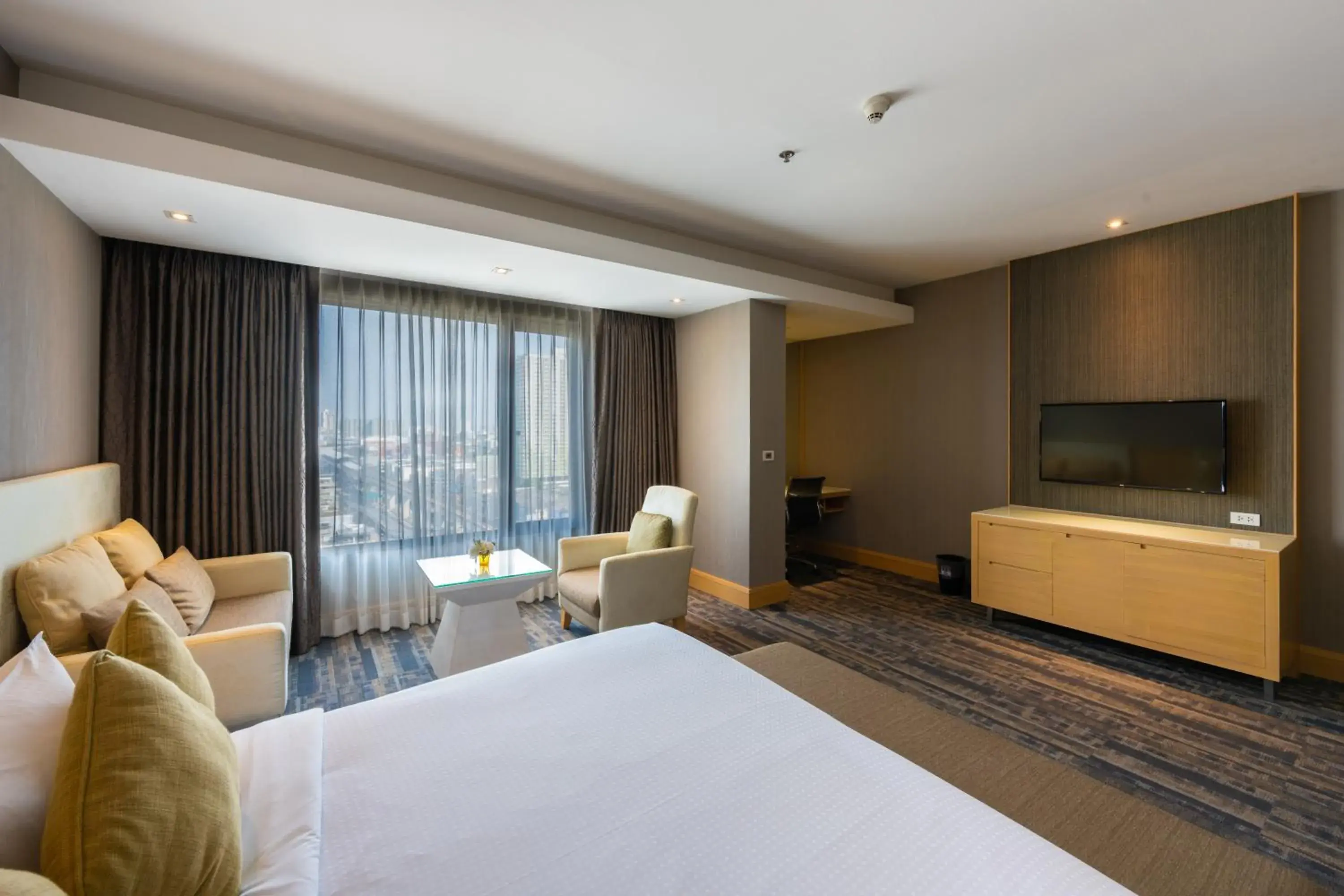 View (from property/room), TV/Entertainment Center in Grand Richmond Stylish Convention Hotel