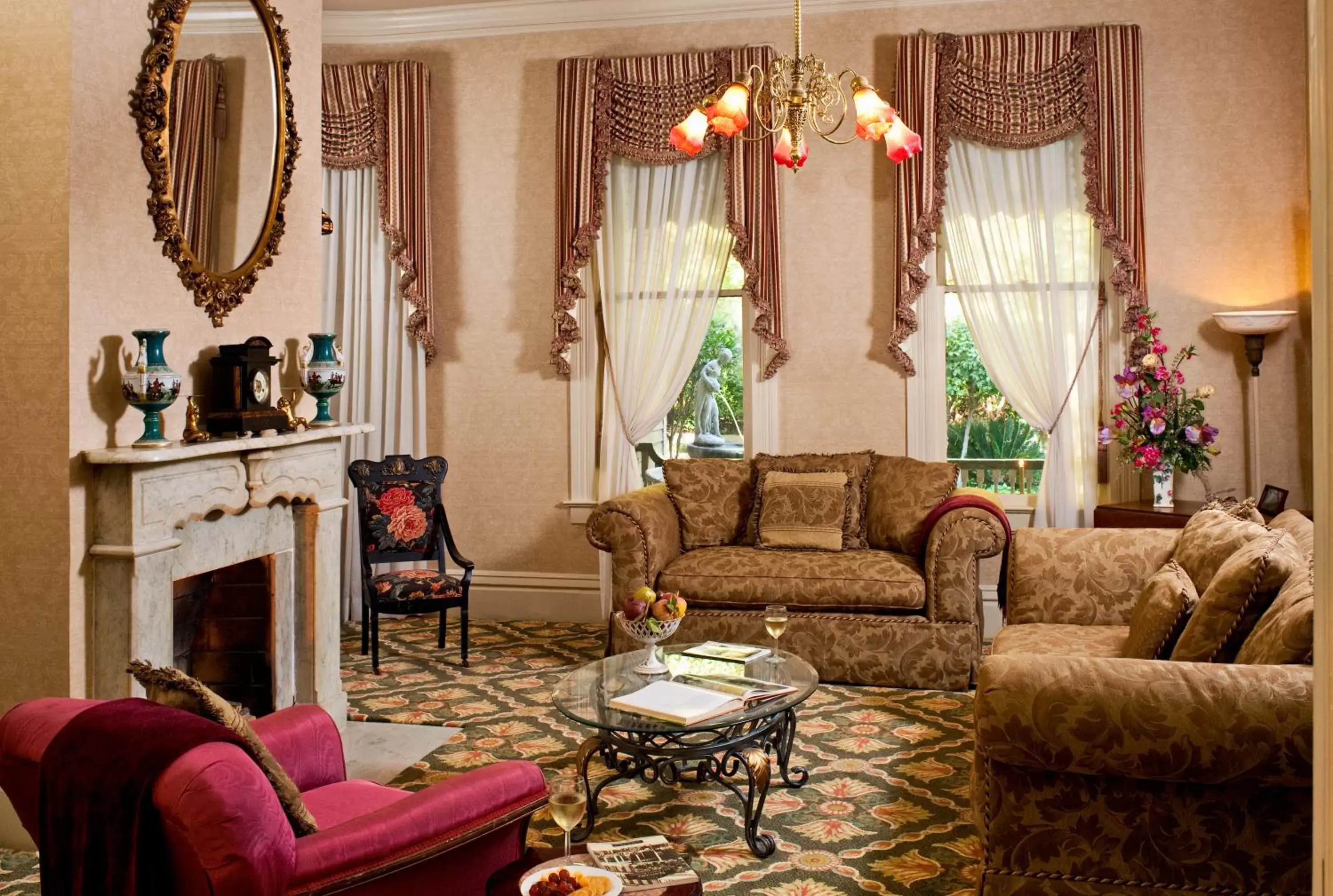 Living room, Seating Area in Devereaux Shields House